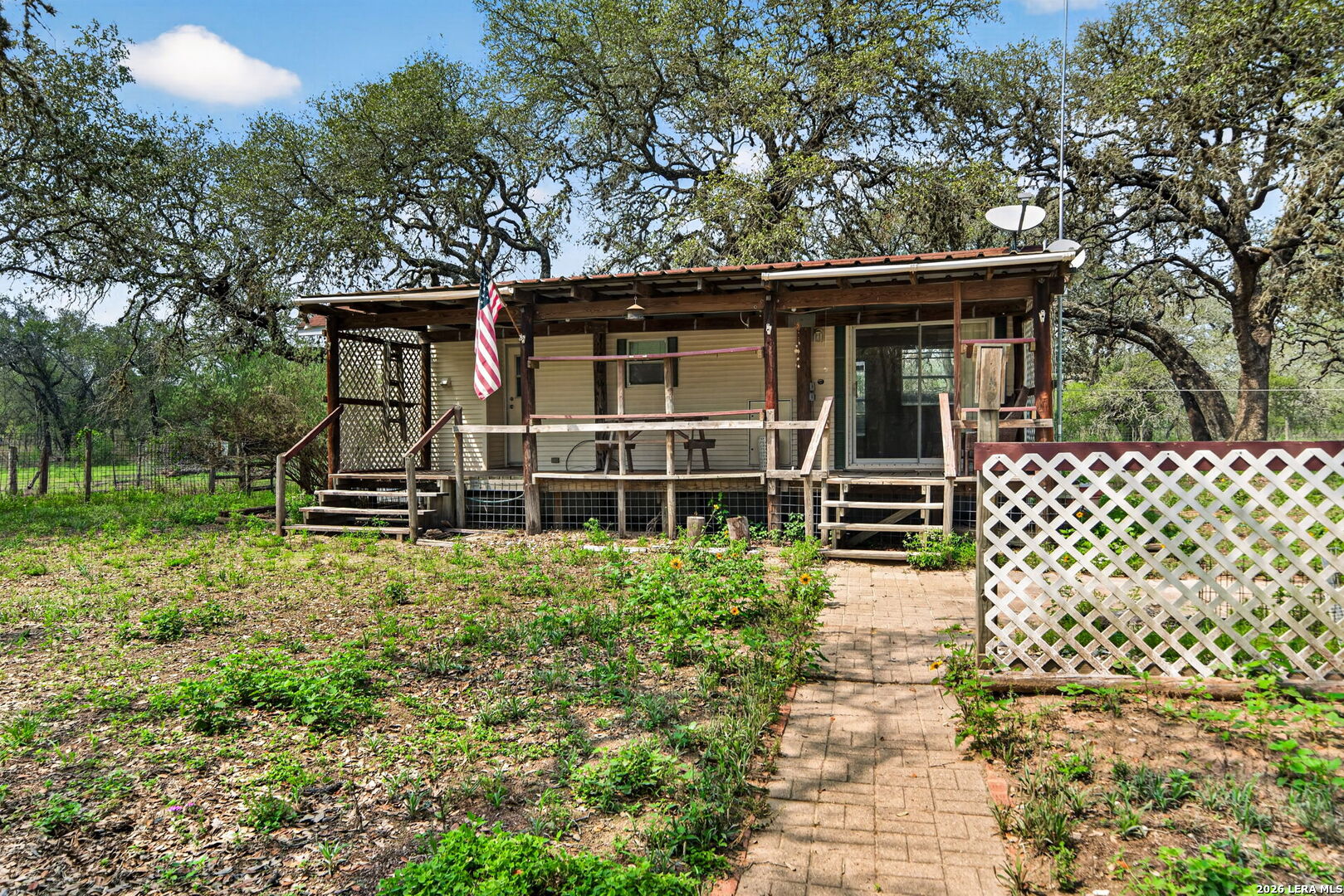 main property photo 30
