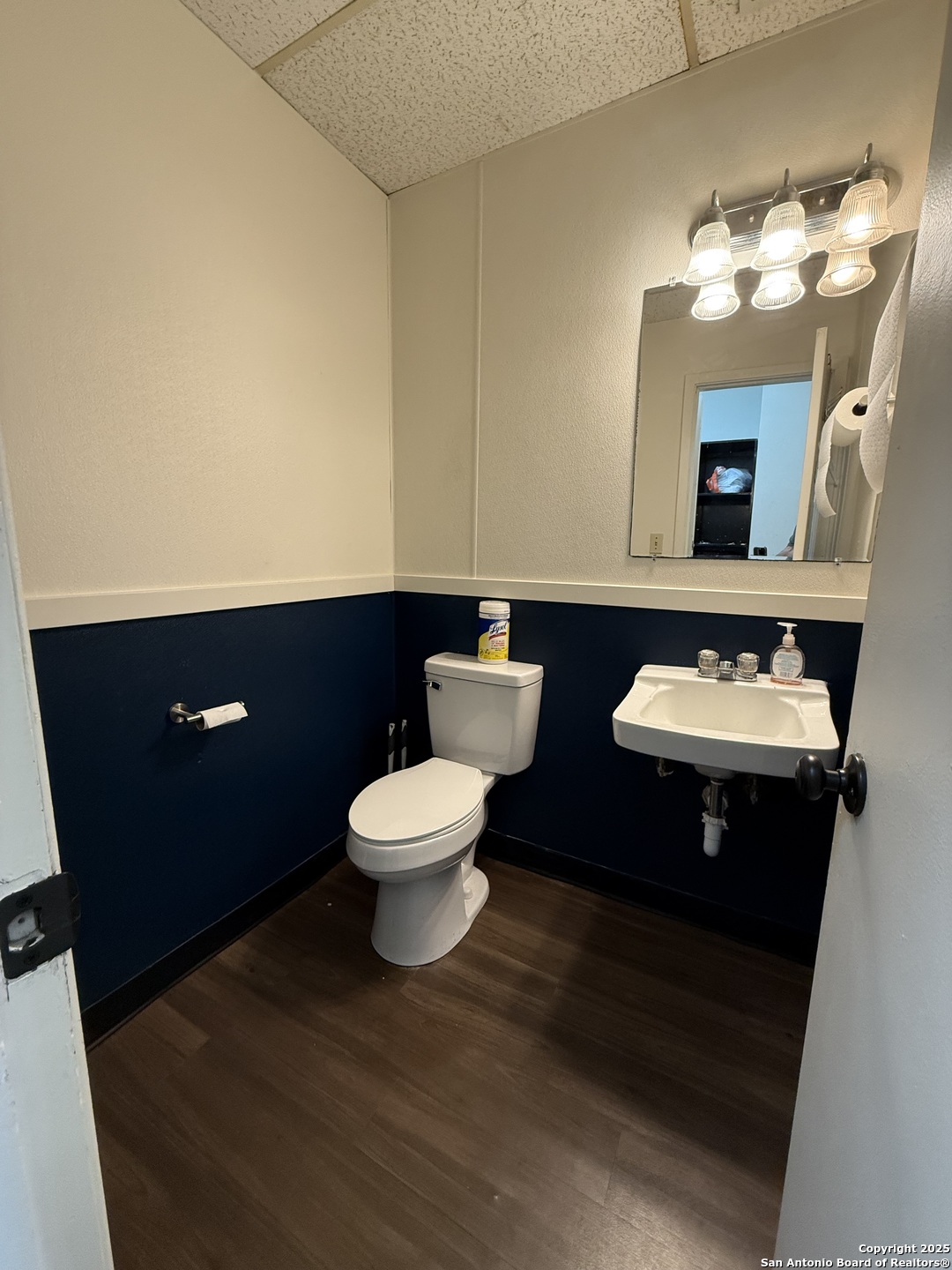 main property photo 8