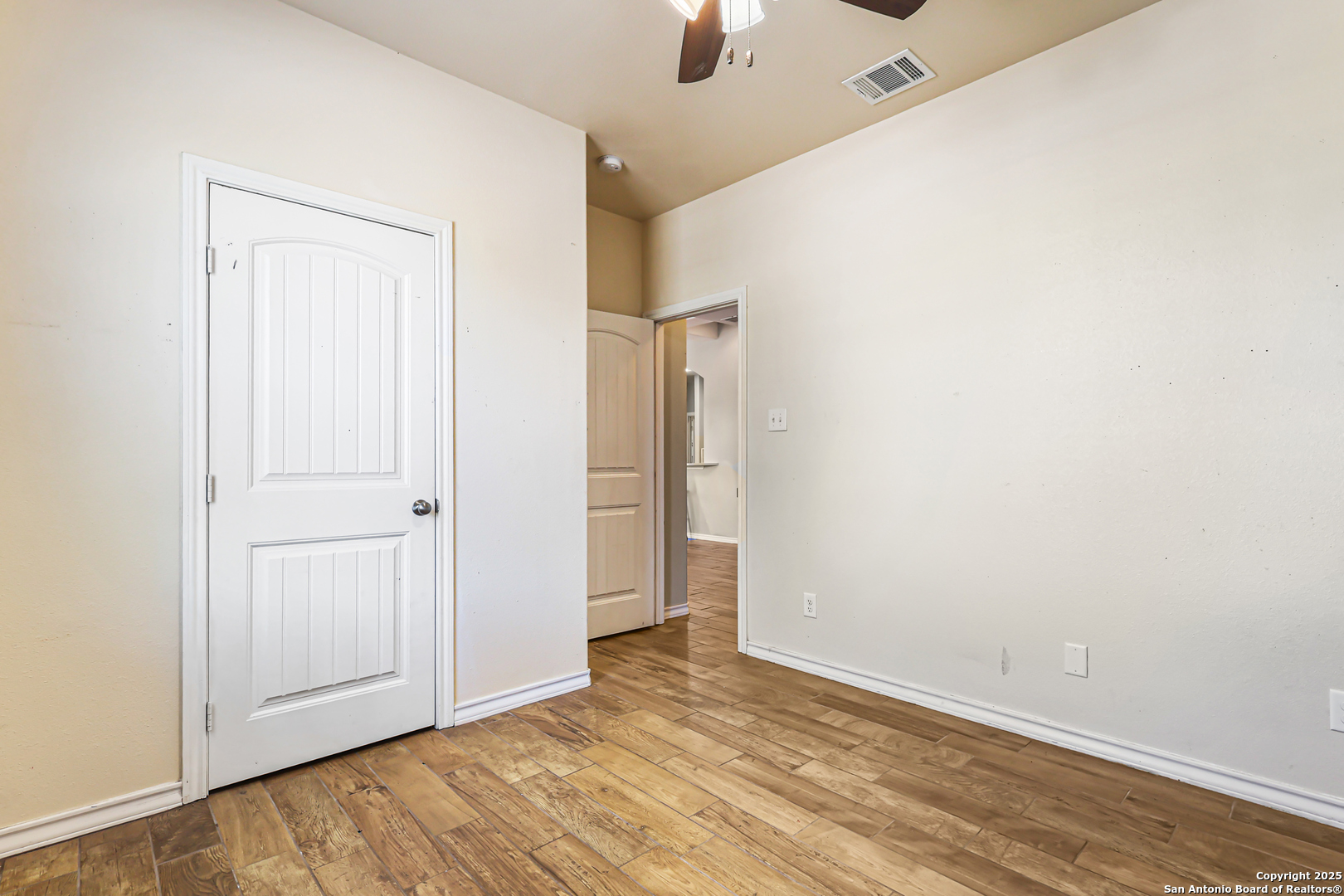 property viewer photo 20