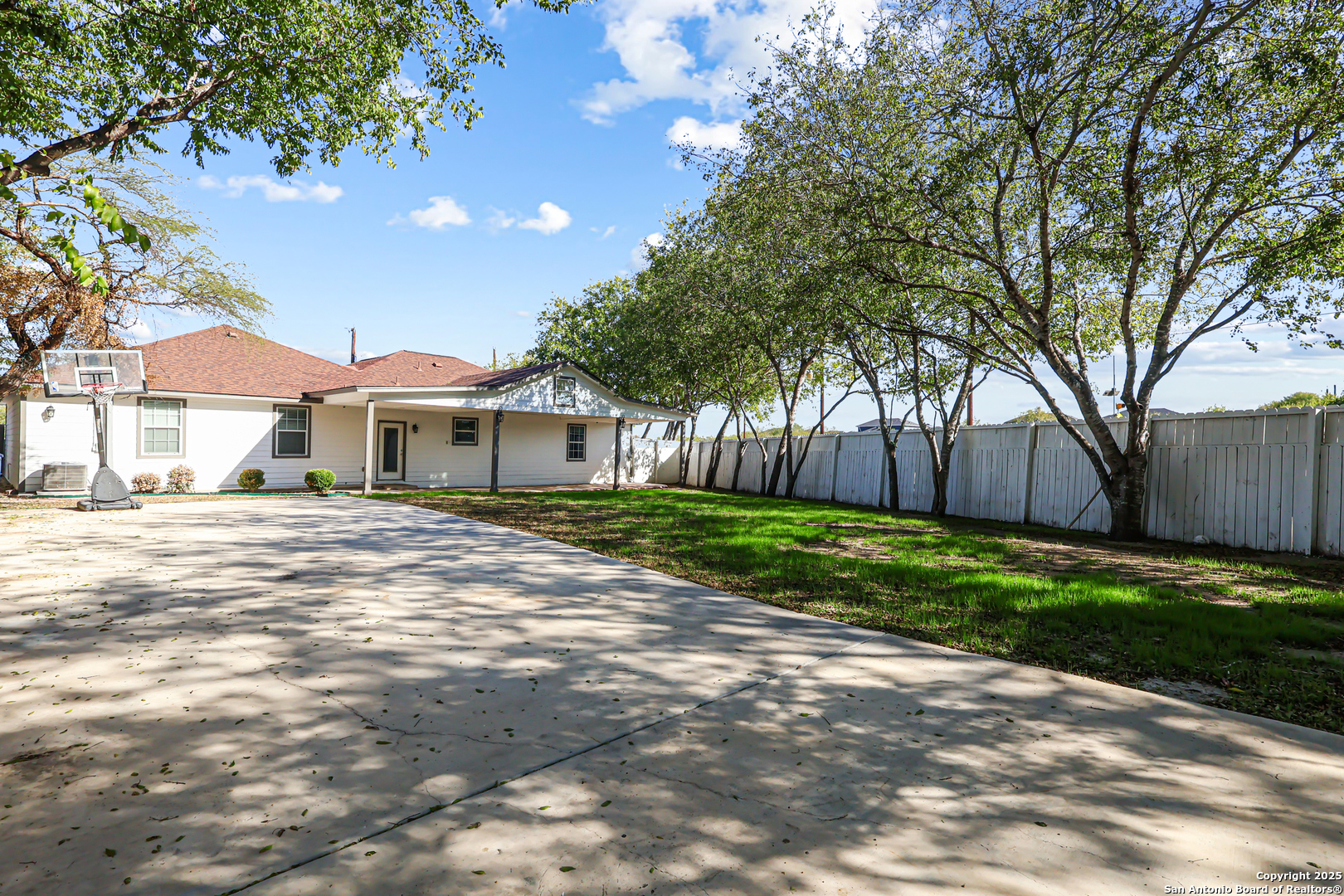 property viewer photo 26
