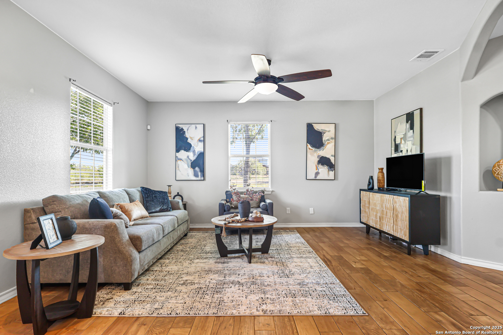 property viewer photo 5
