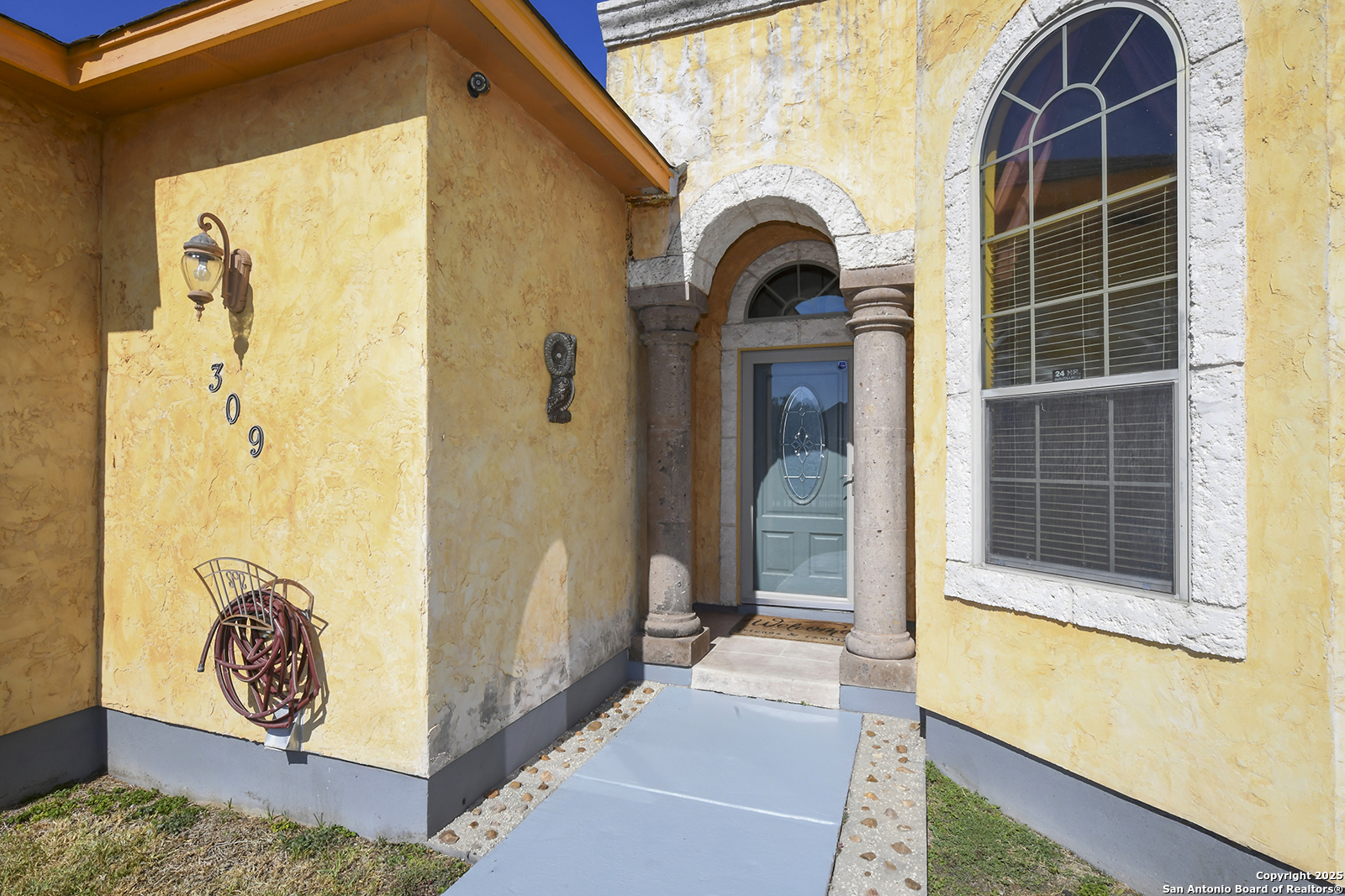 property viewer photo 1