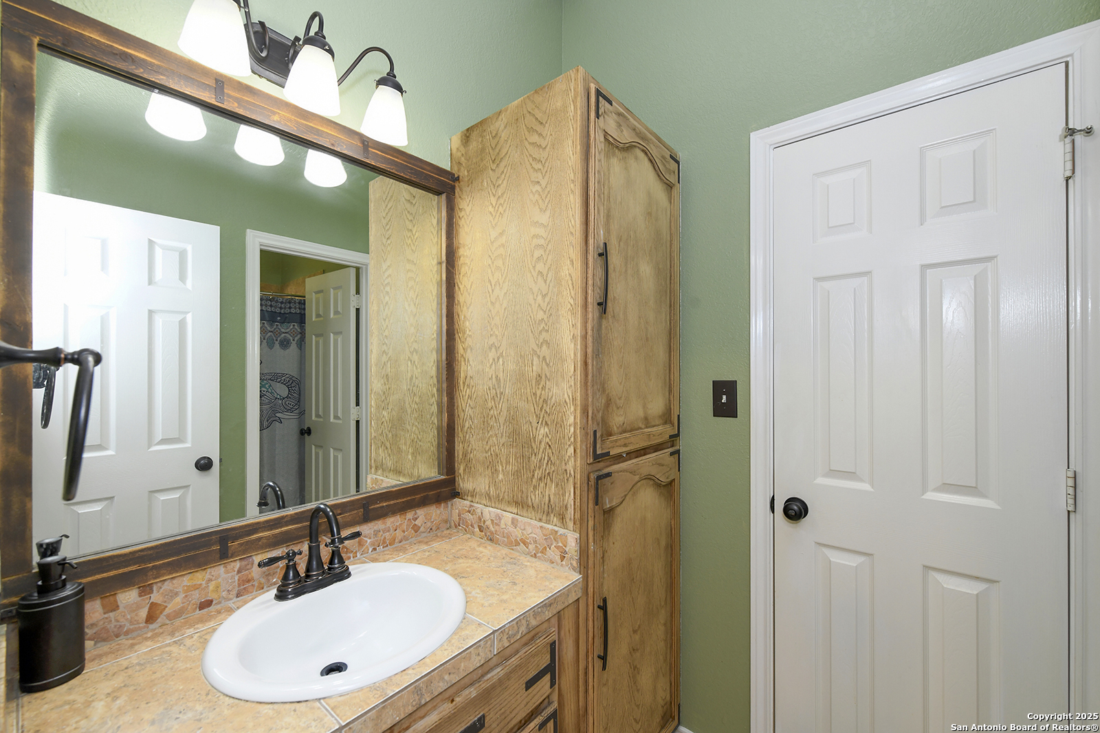 property viewer photo 15