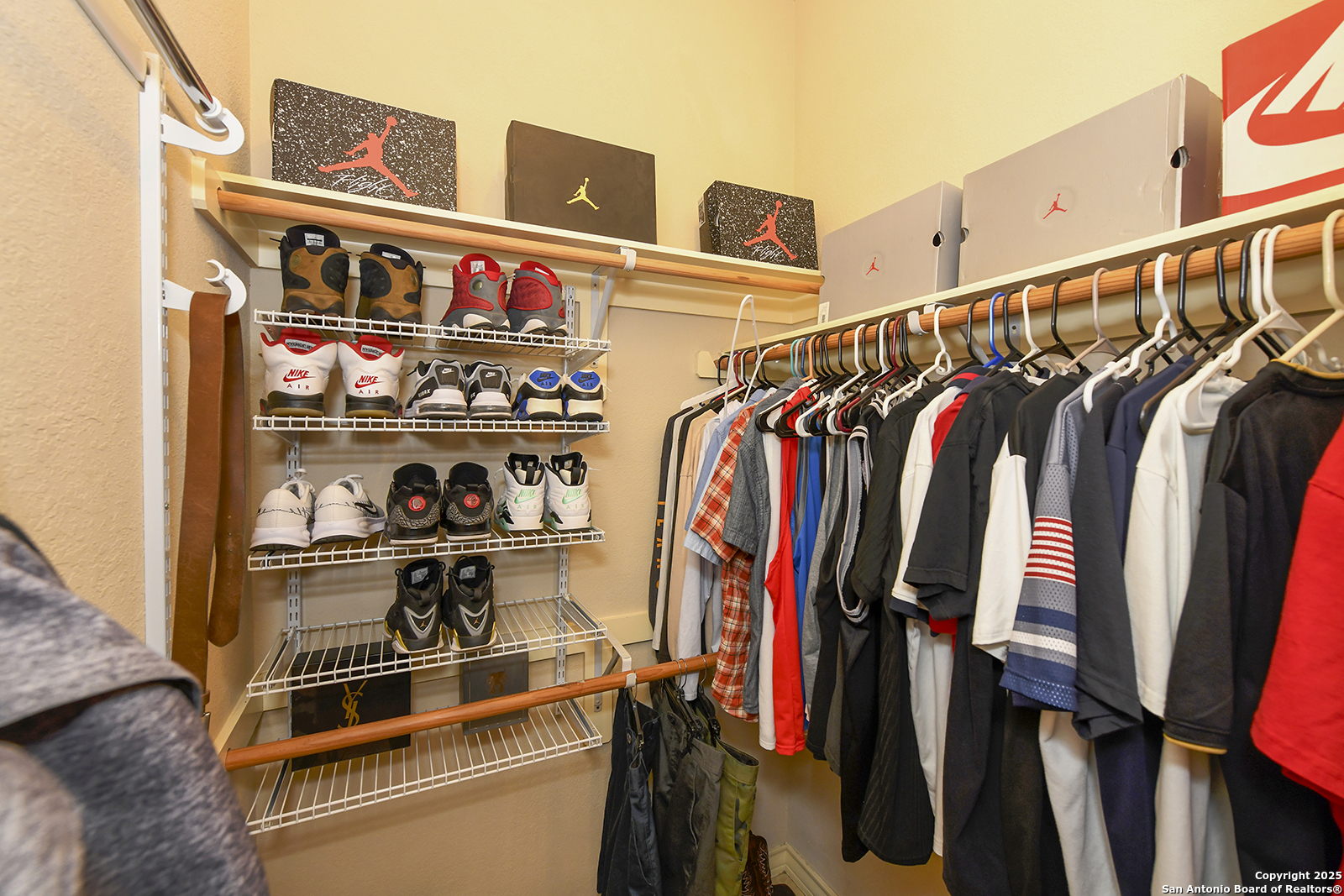property viewer photo 16