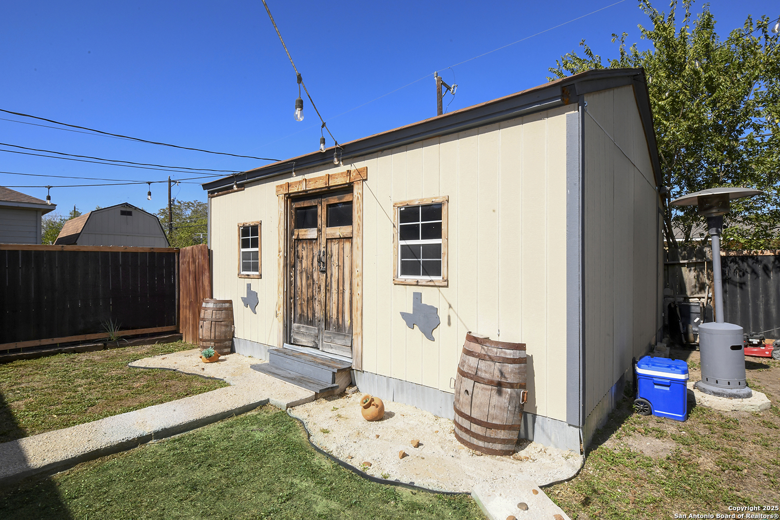 property viewer photo 24
