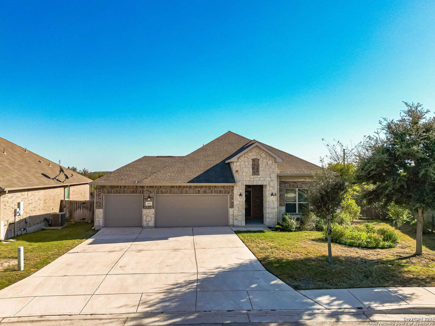 property viewer photo 1