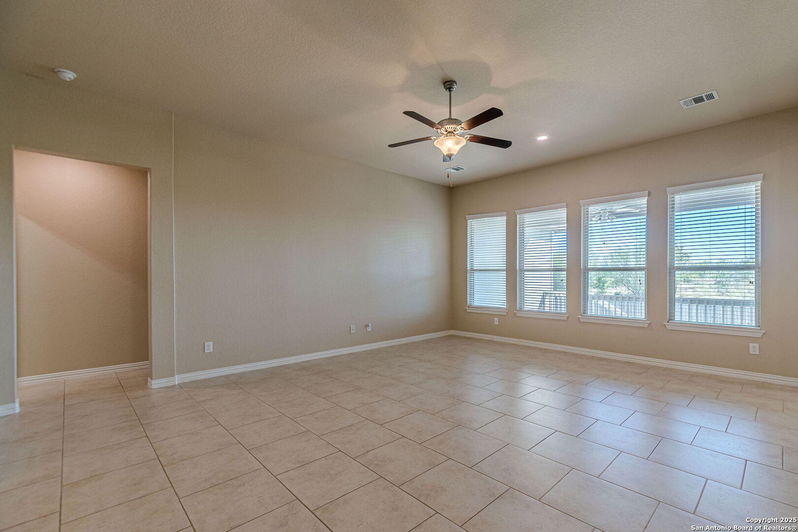 property viewer photo 11