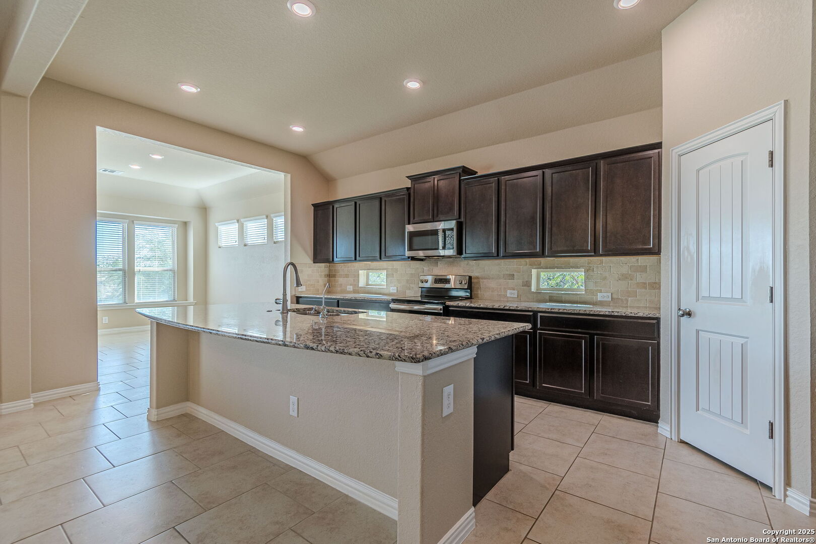 property viewer photo 13