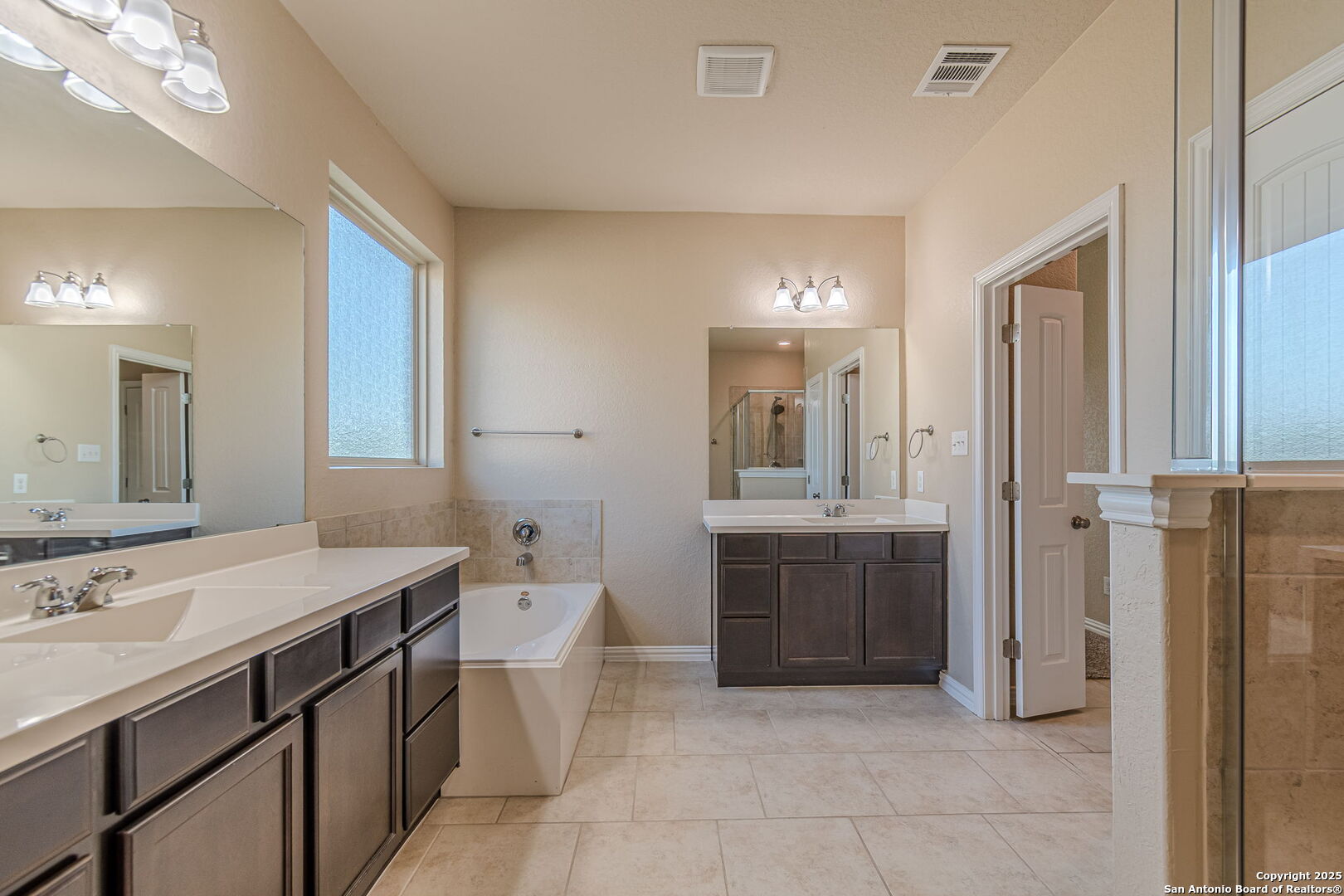 property viewer photo 19