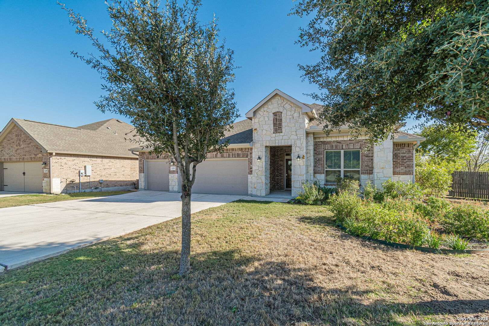 property viewer photo 2