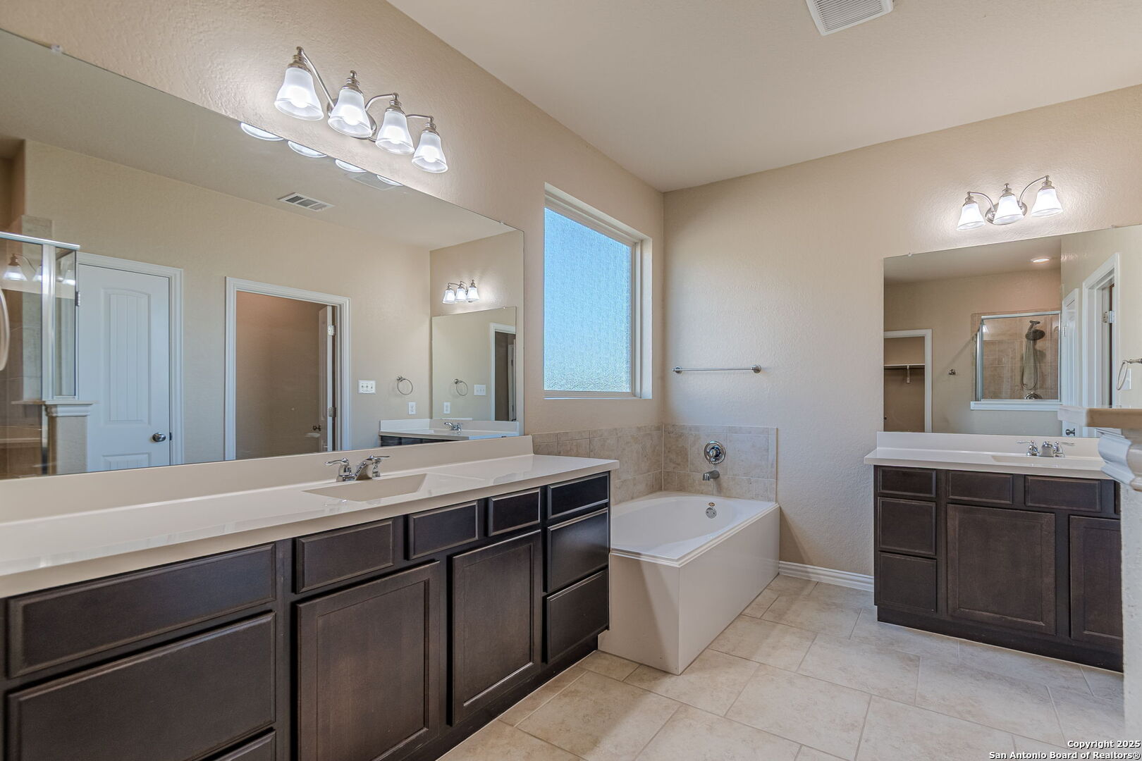 property viewer photo 20