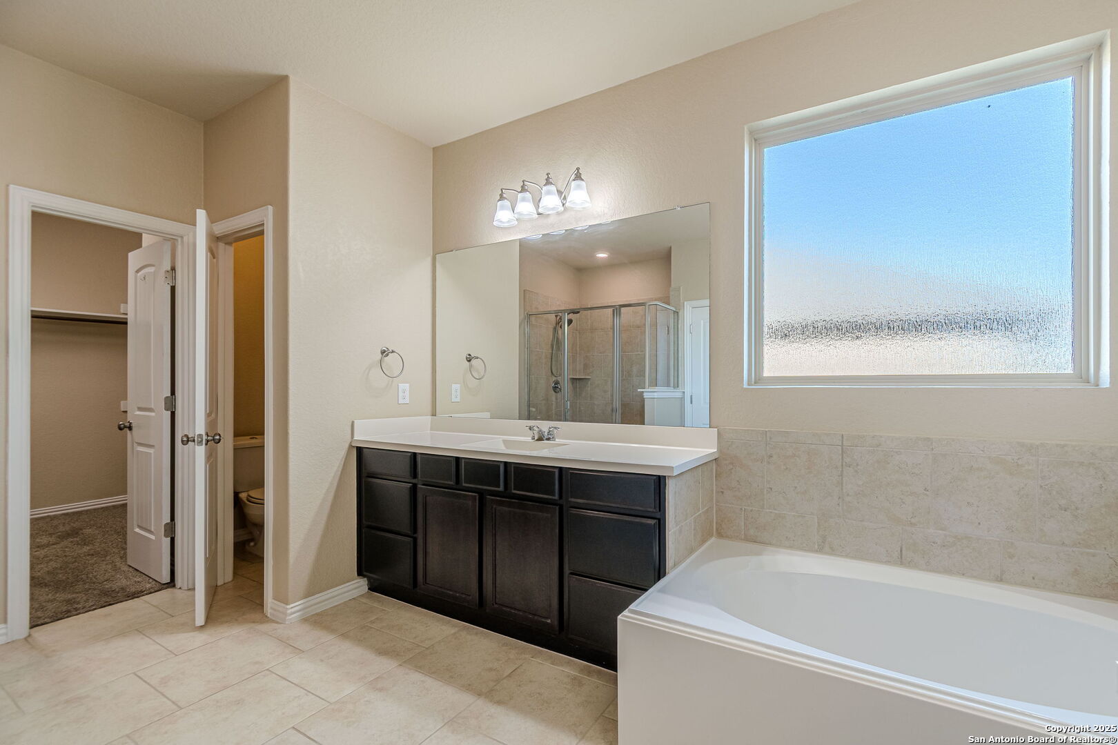property viewer photo 23
