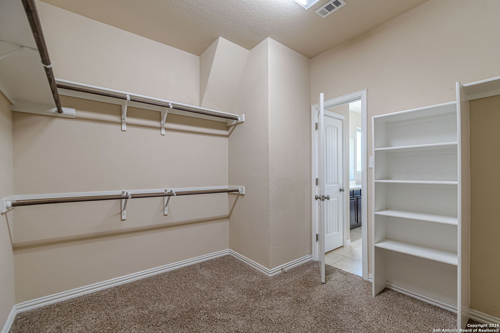 property viewer photo 24