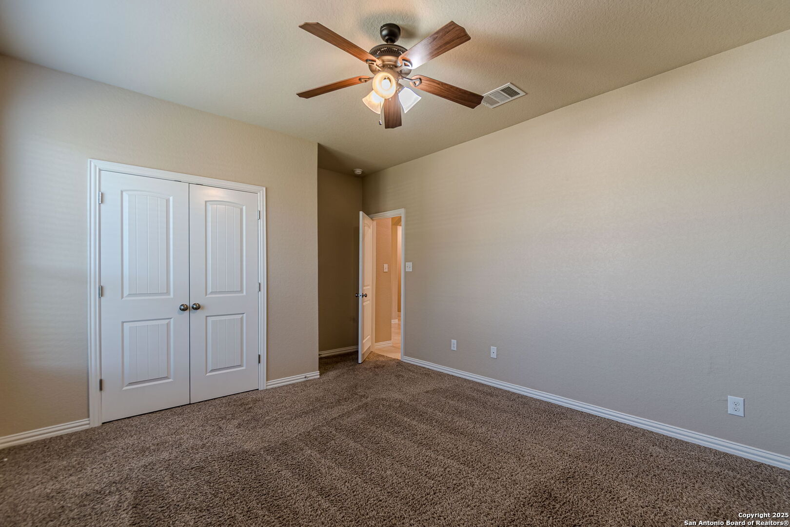 property viewer photo 26
