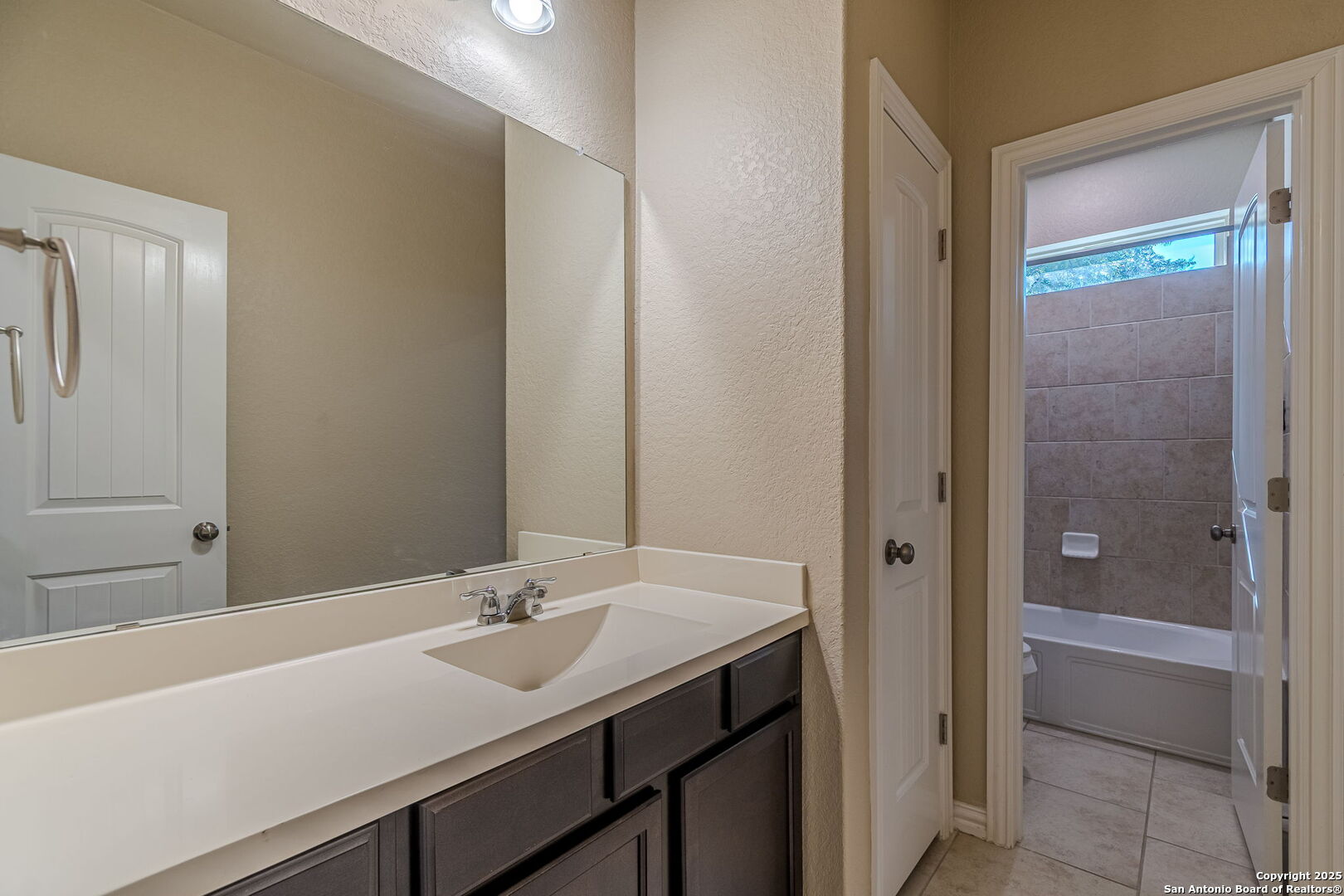 property viewer photo 29