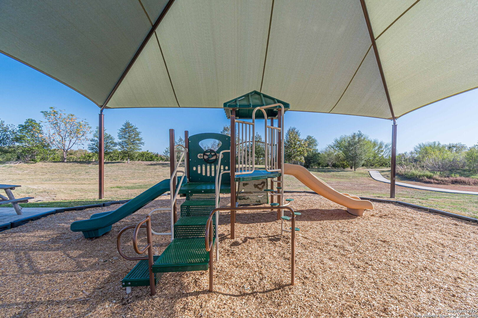 property viewer photo 37