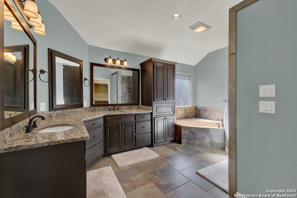 property viewer photo 25