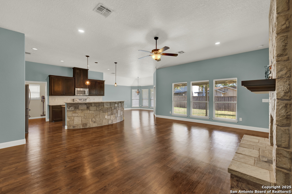 property viewer photo 6