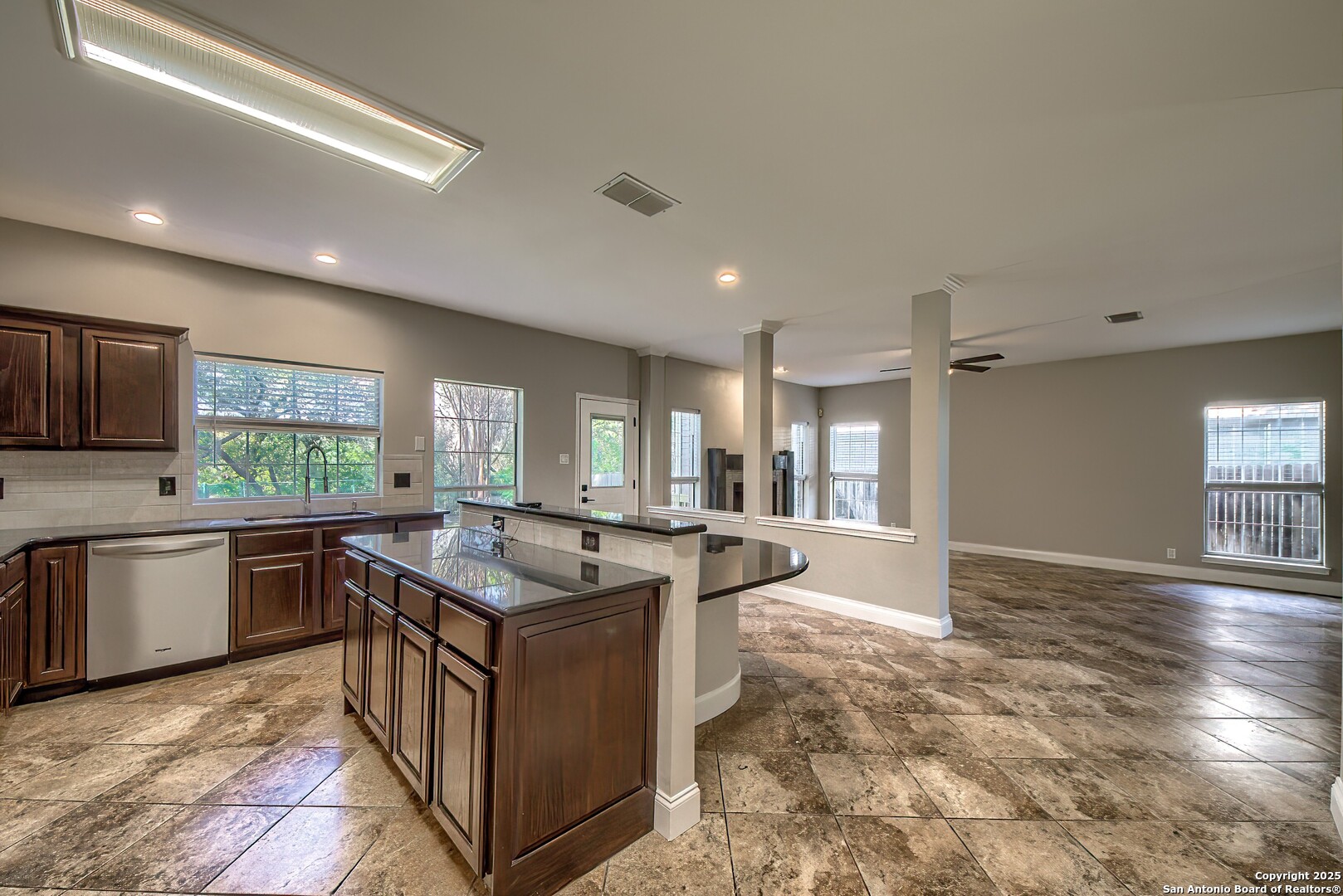 property viewer photo 12