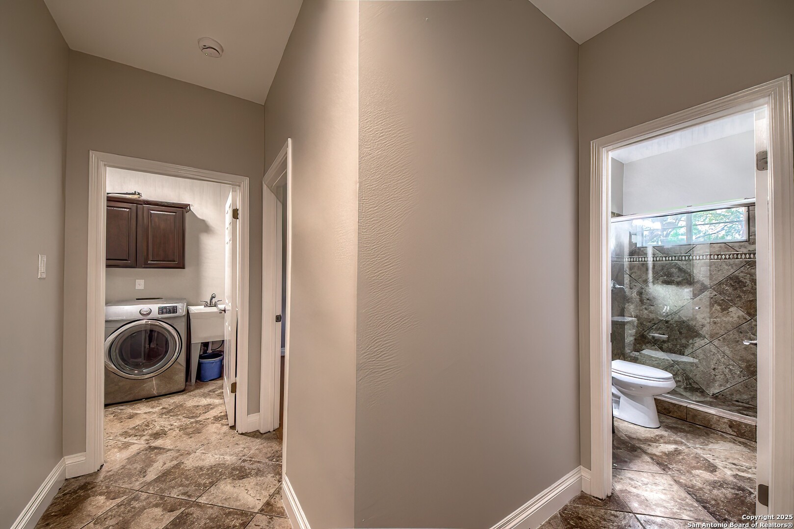 property viewer photo 16