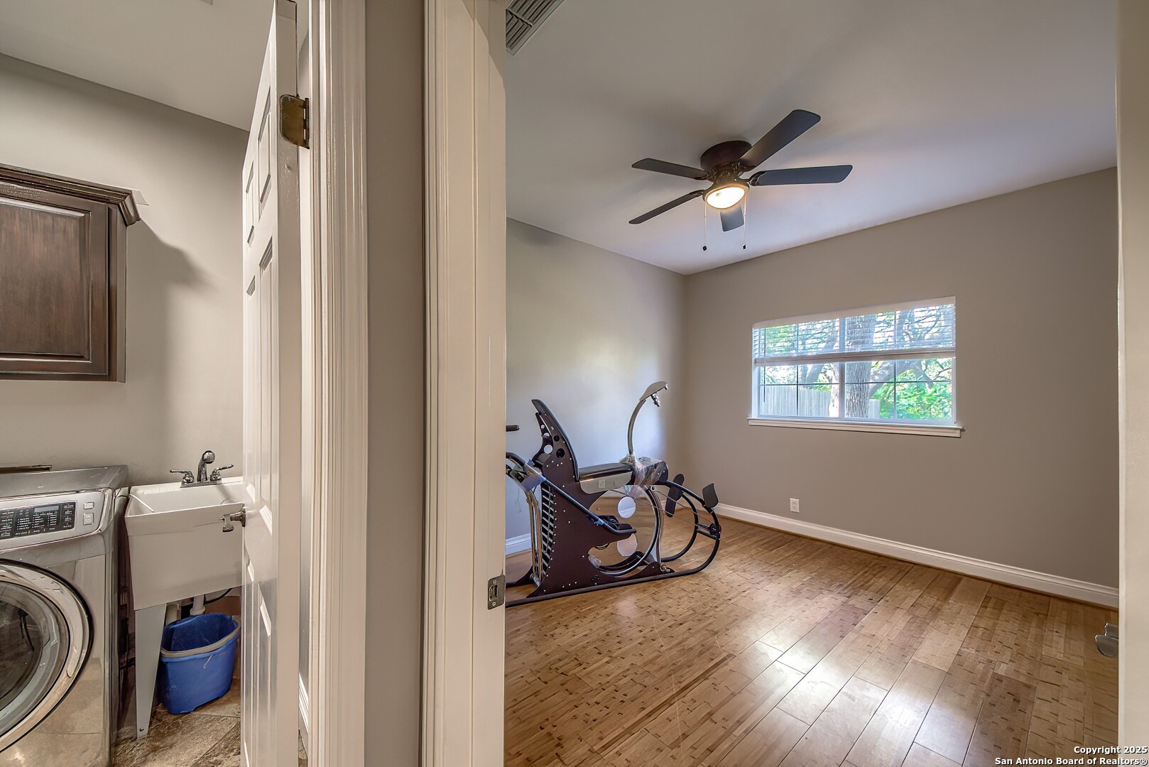 property viewer photo 17