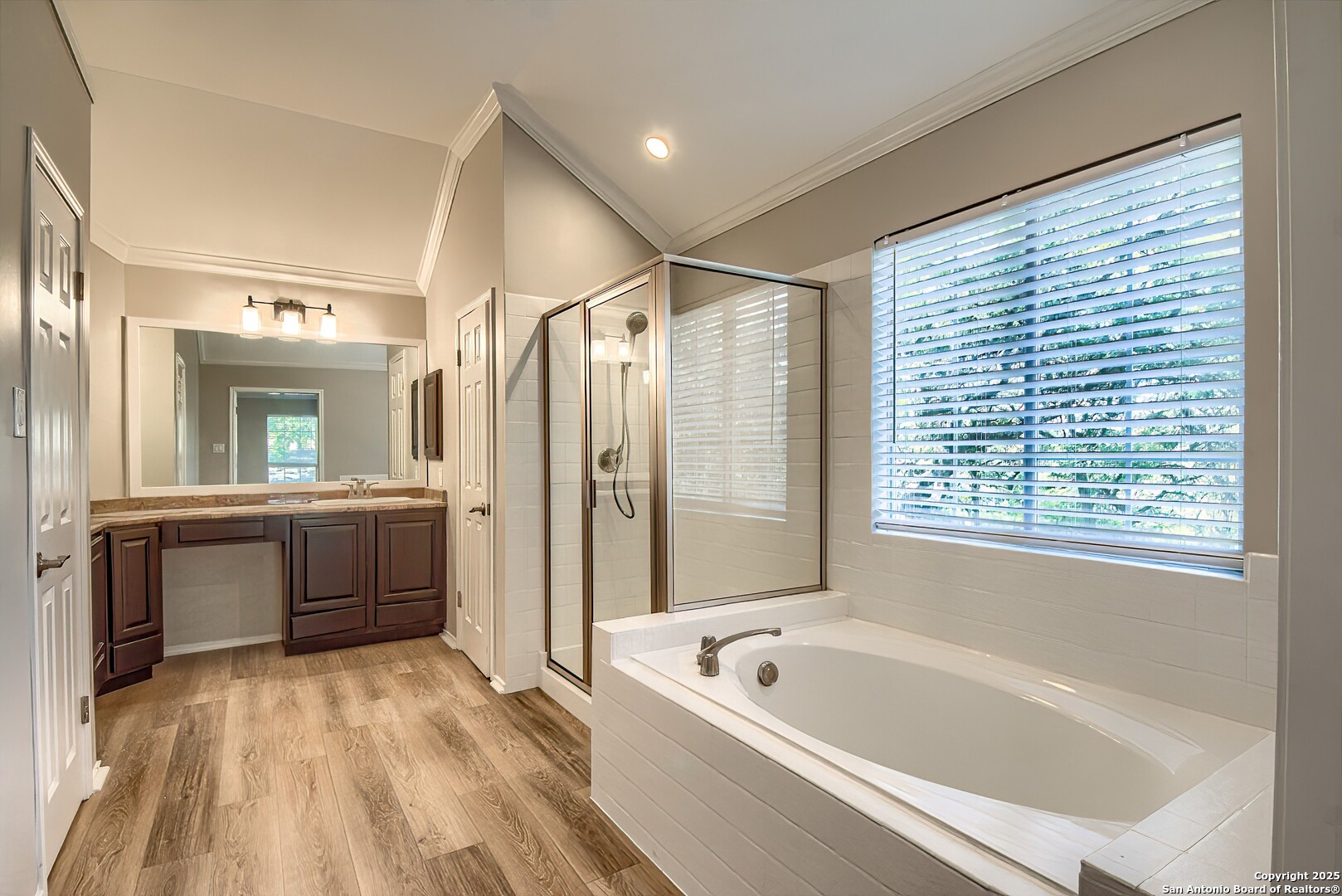 property viewer photo 21