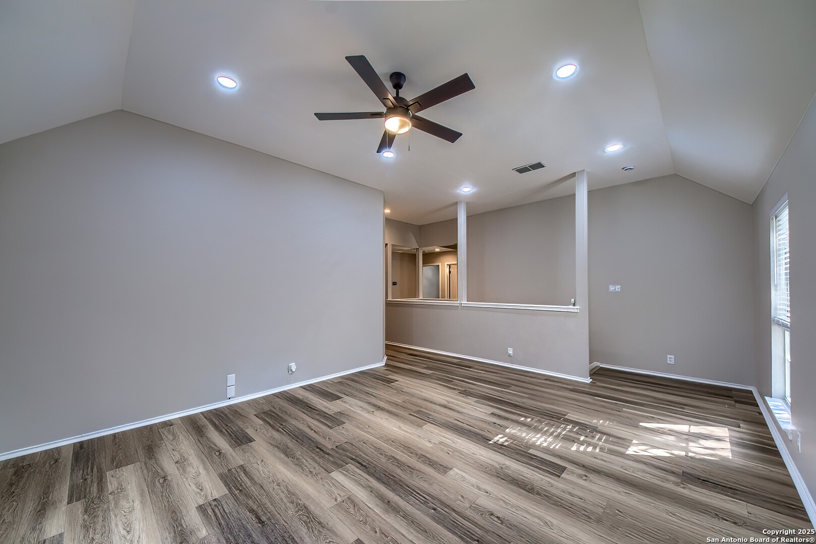 property viewer photo 28