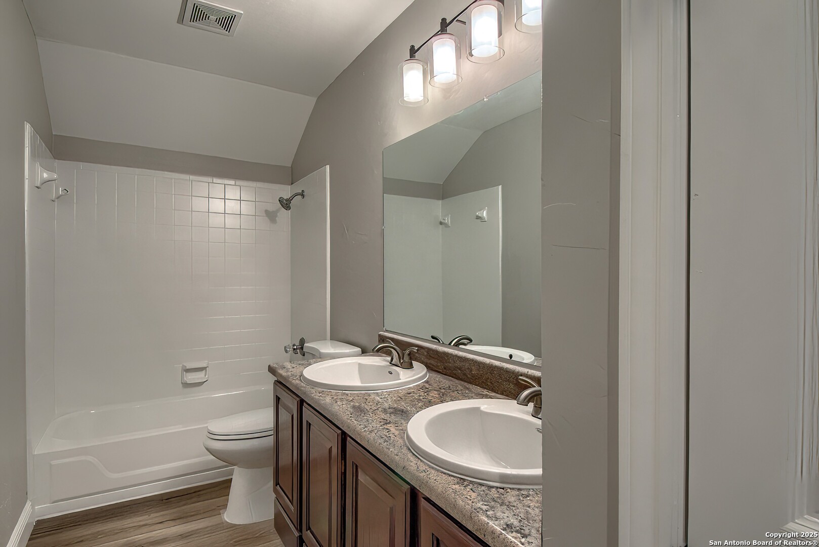 property viewer photo 30