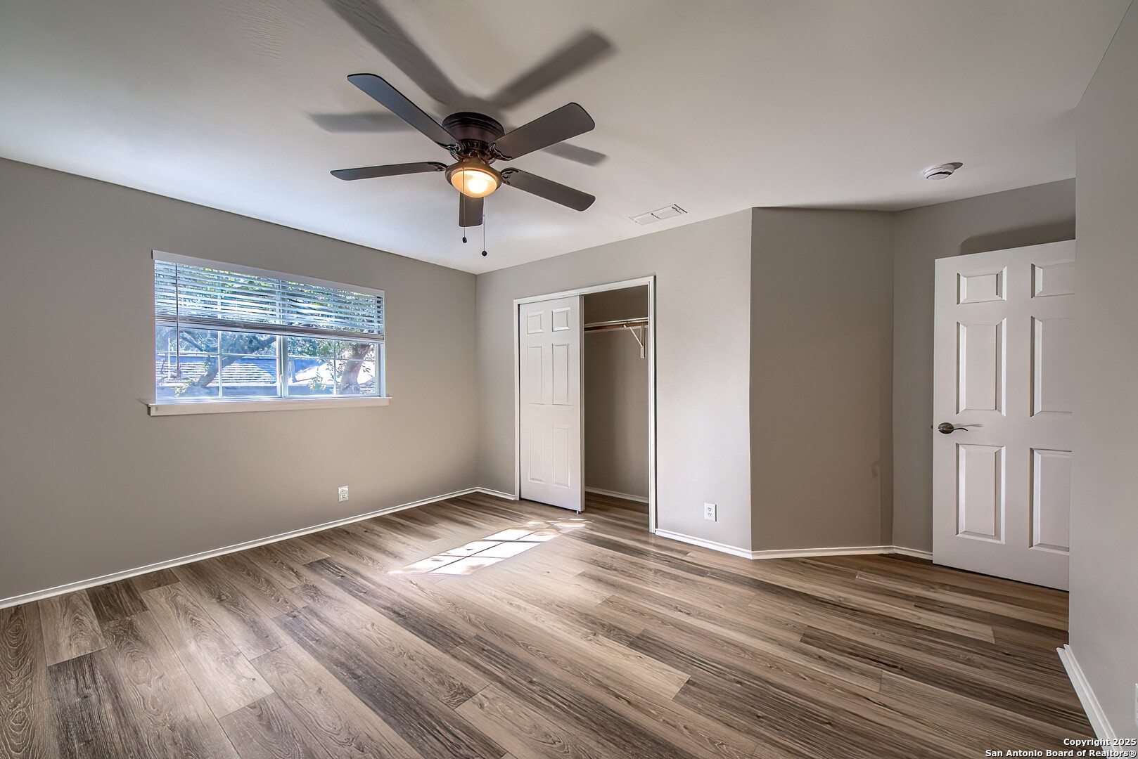 property viewer photo 31