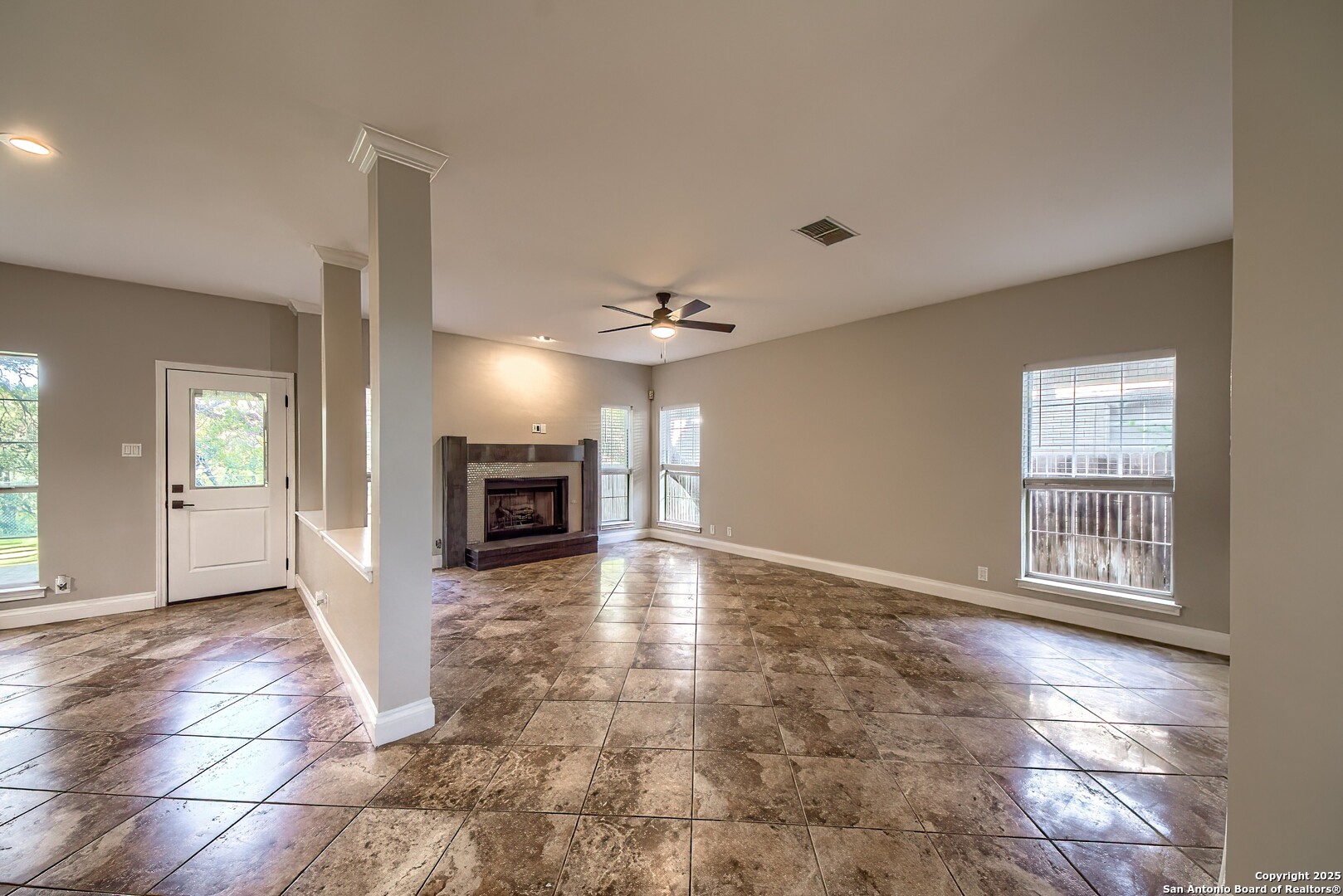 property viewer photo 8