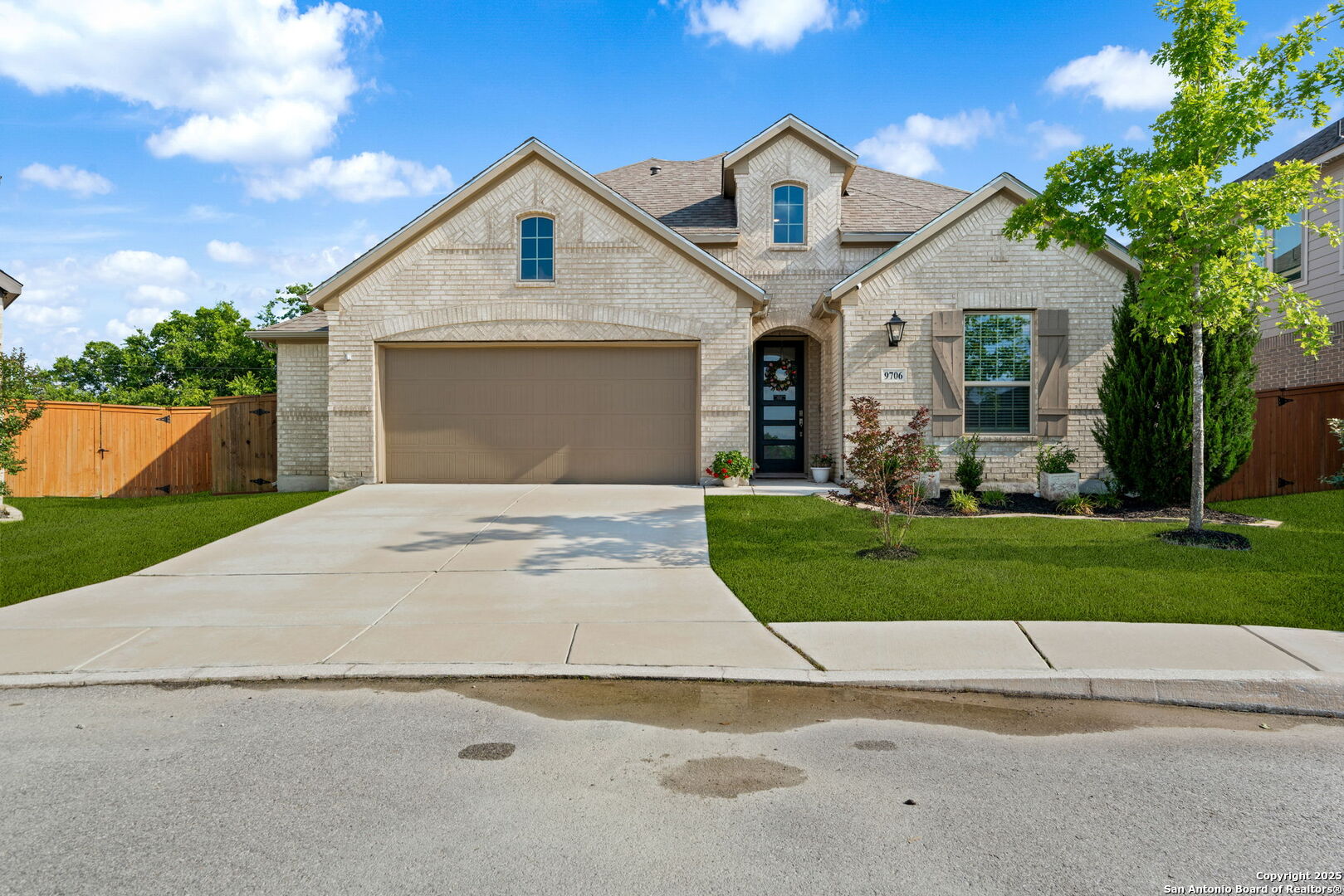 property viewer photo 1