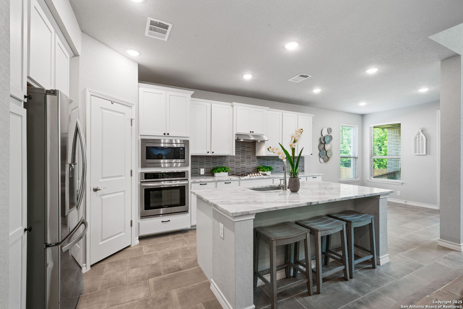 property viewer photo 12