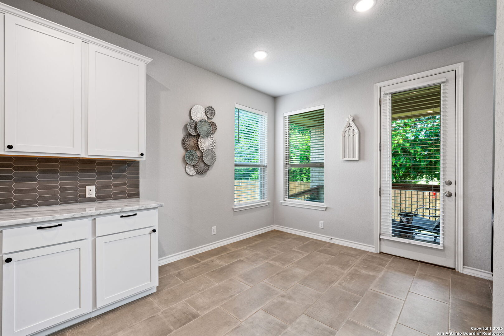 property viewer photo 13
