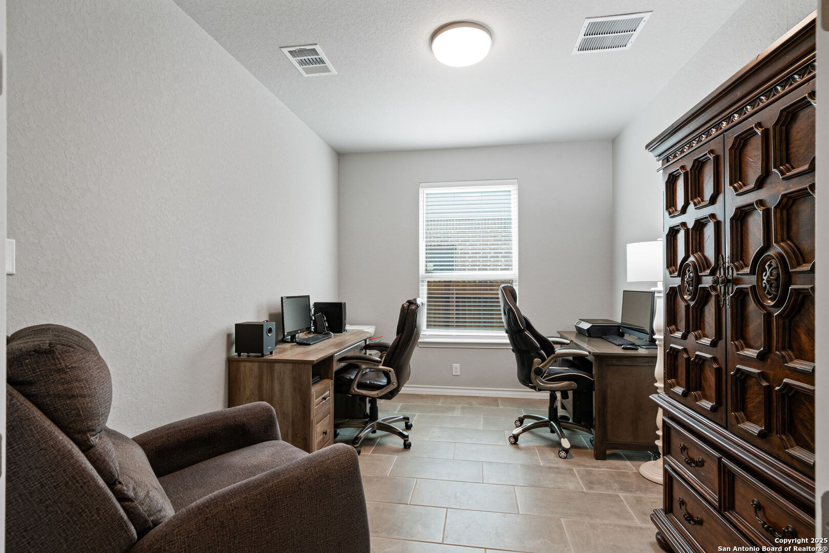 property viewer photo 18