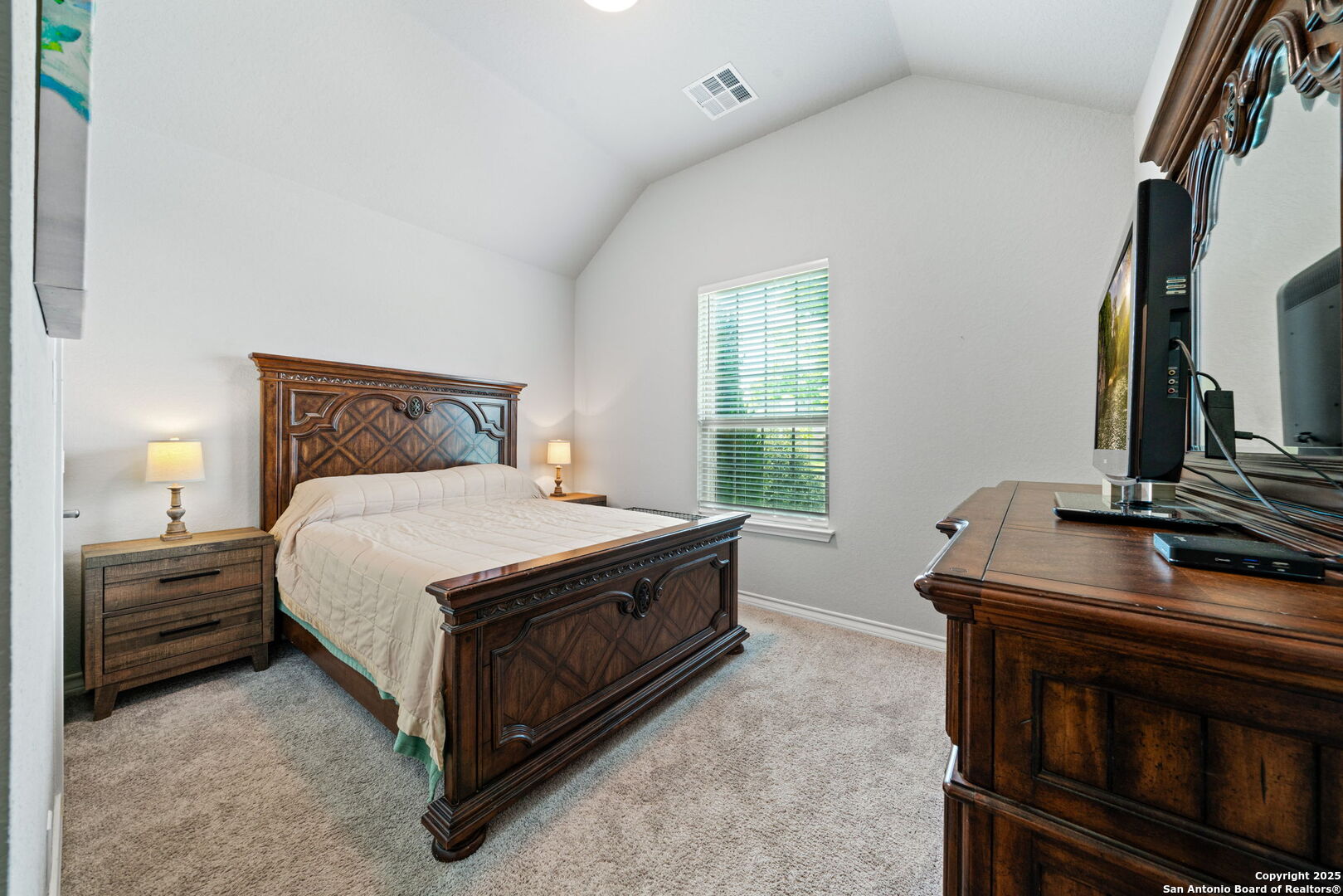property viewer photo 20