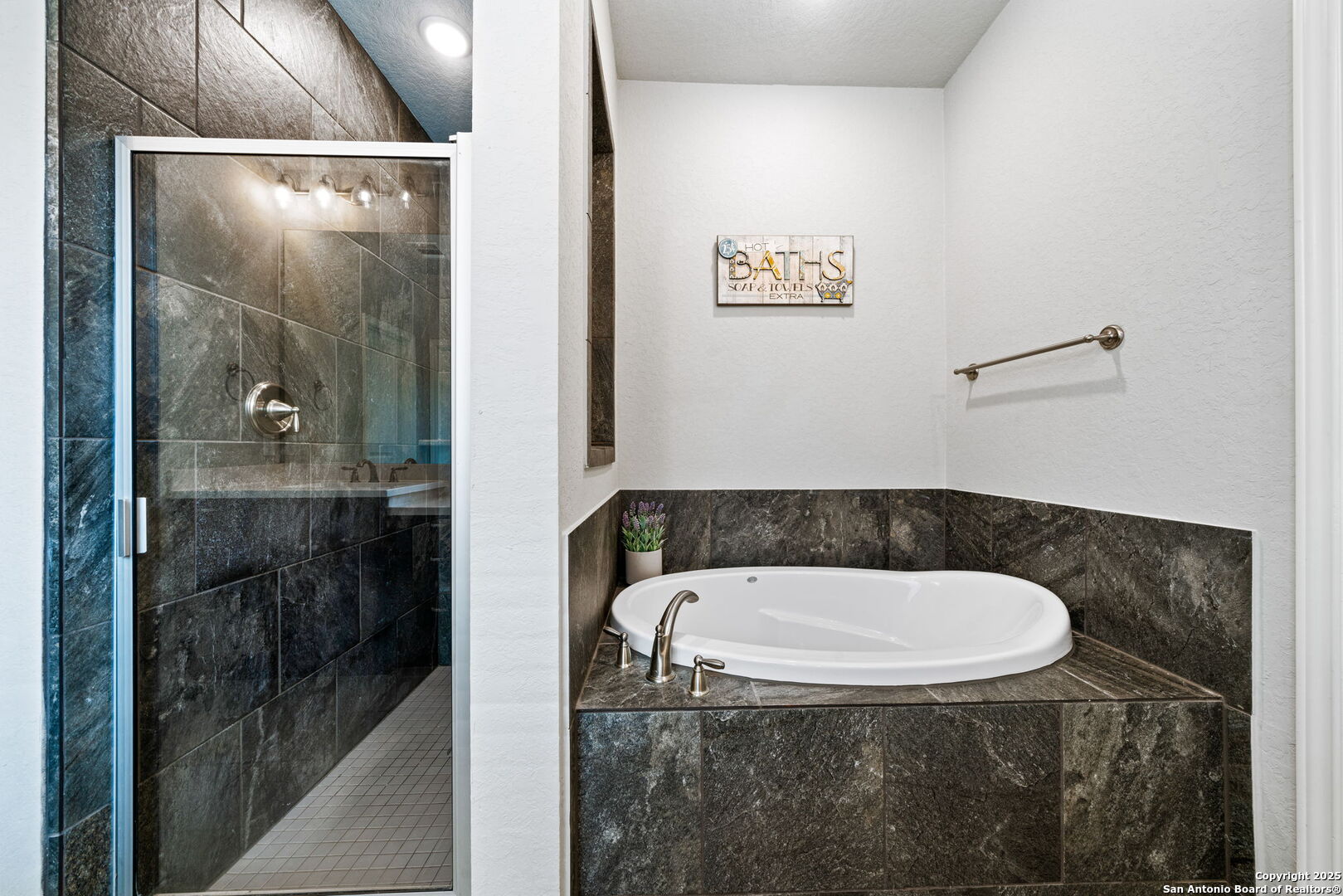 property viewer photo 24