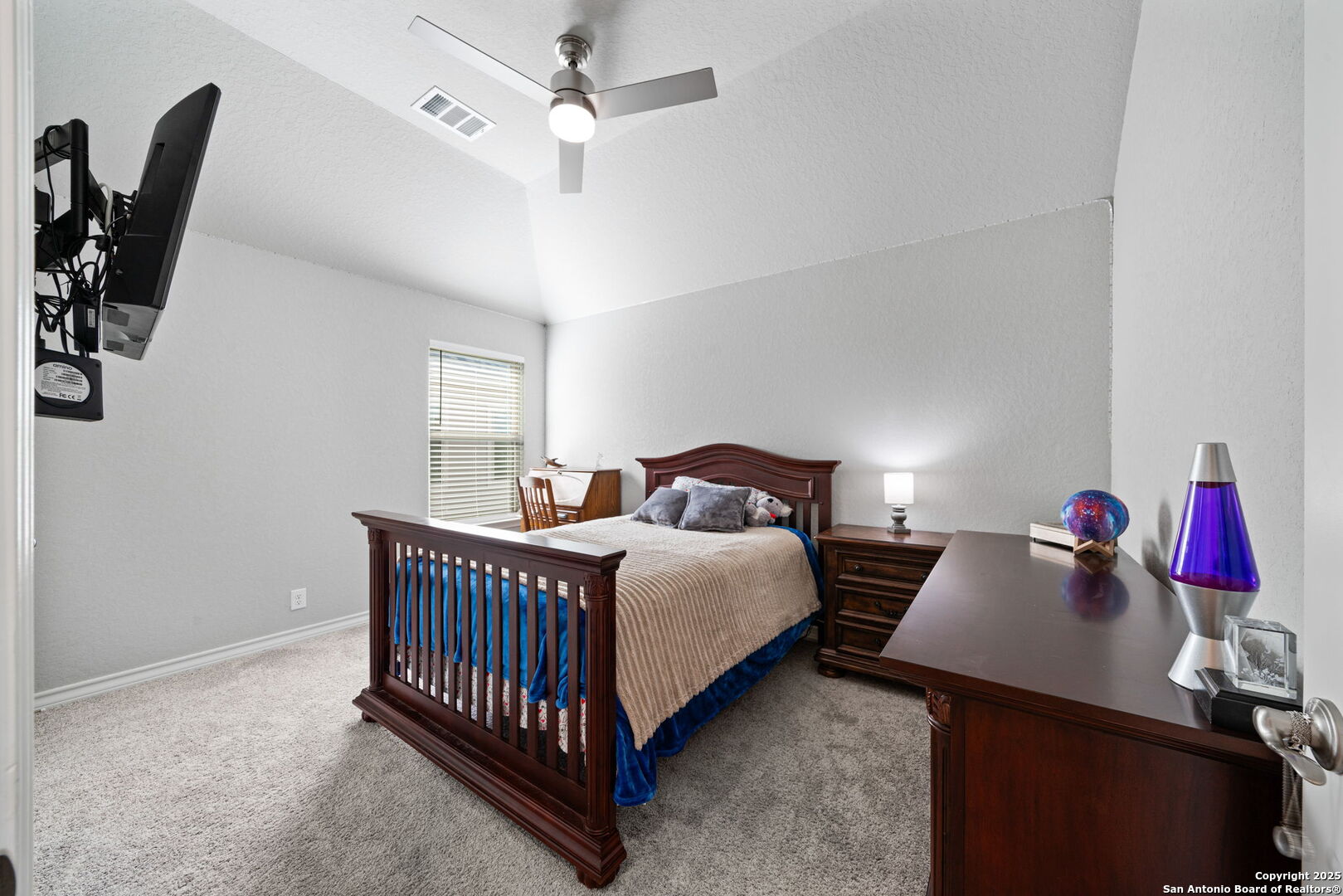 property viewer photo 25
