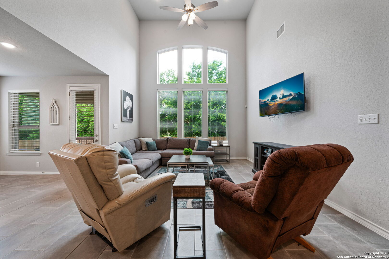 property viewer photo 4