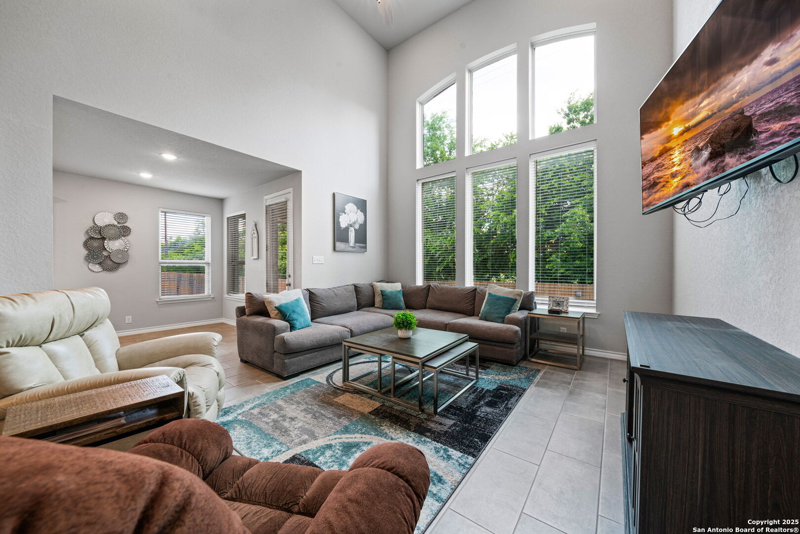 property viewer photo 5