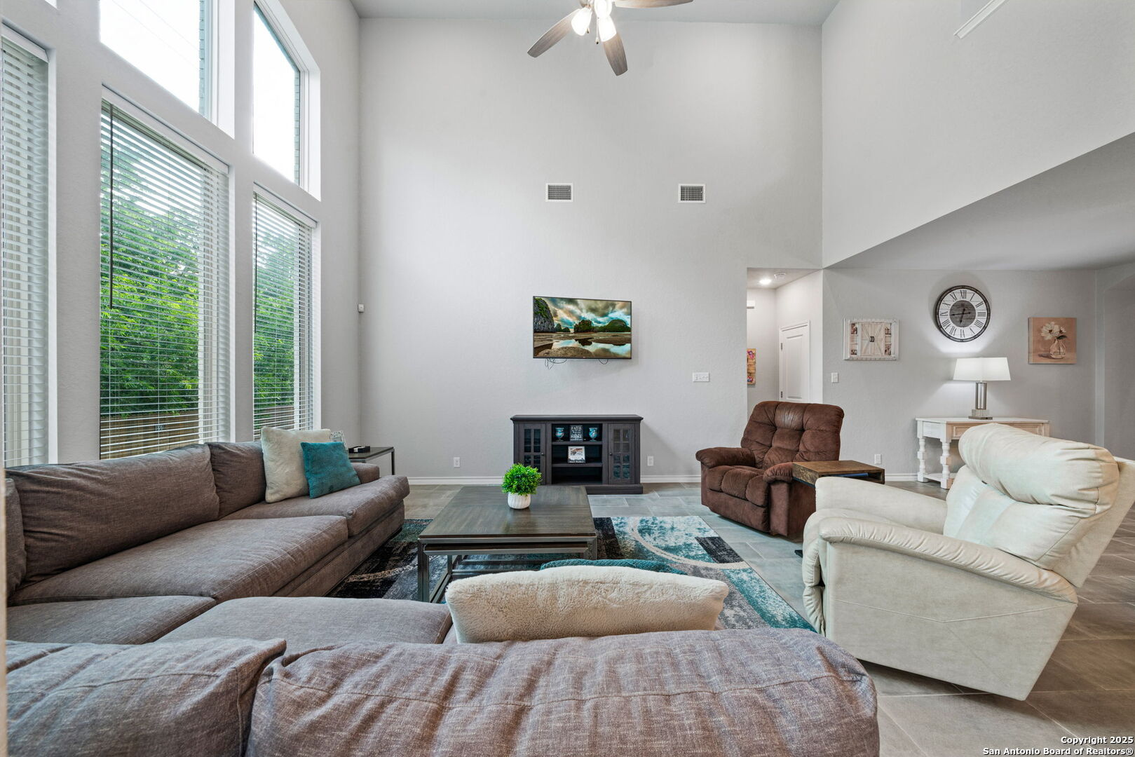 property viewer photo 7