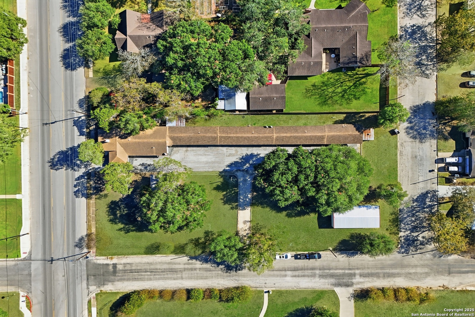 main property photo 11