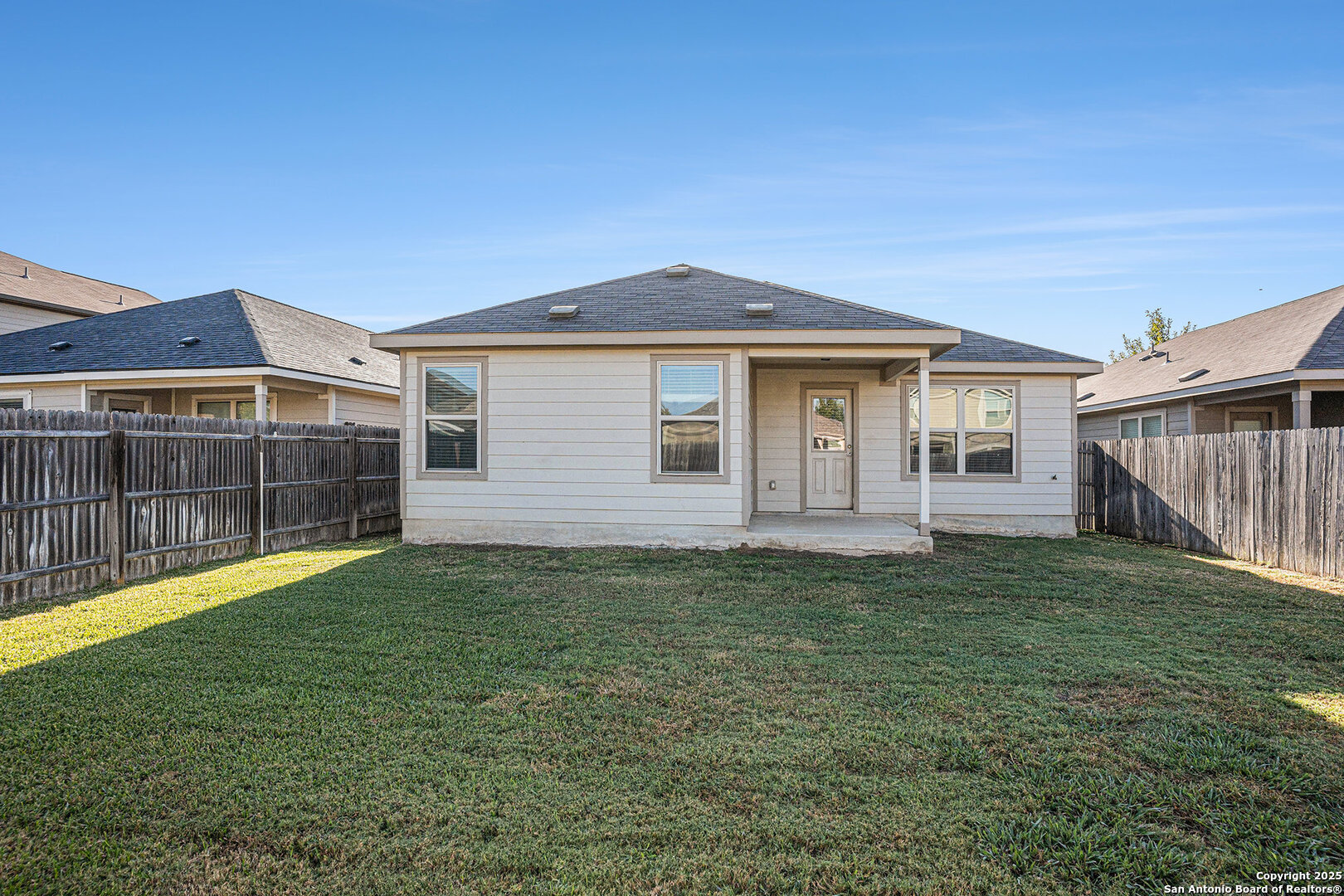 main property photo 15