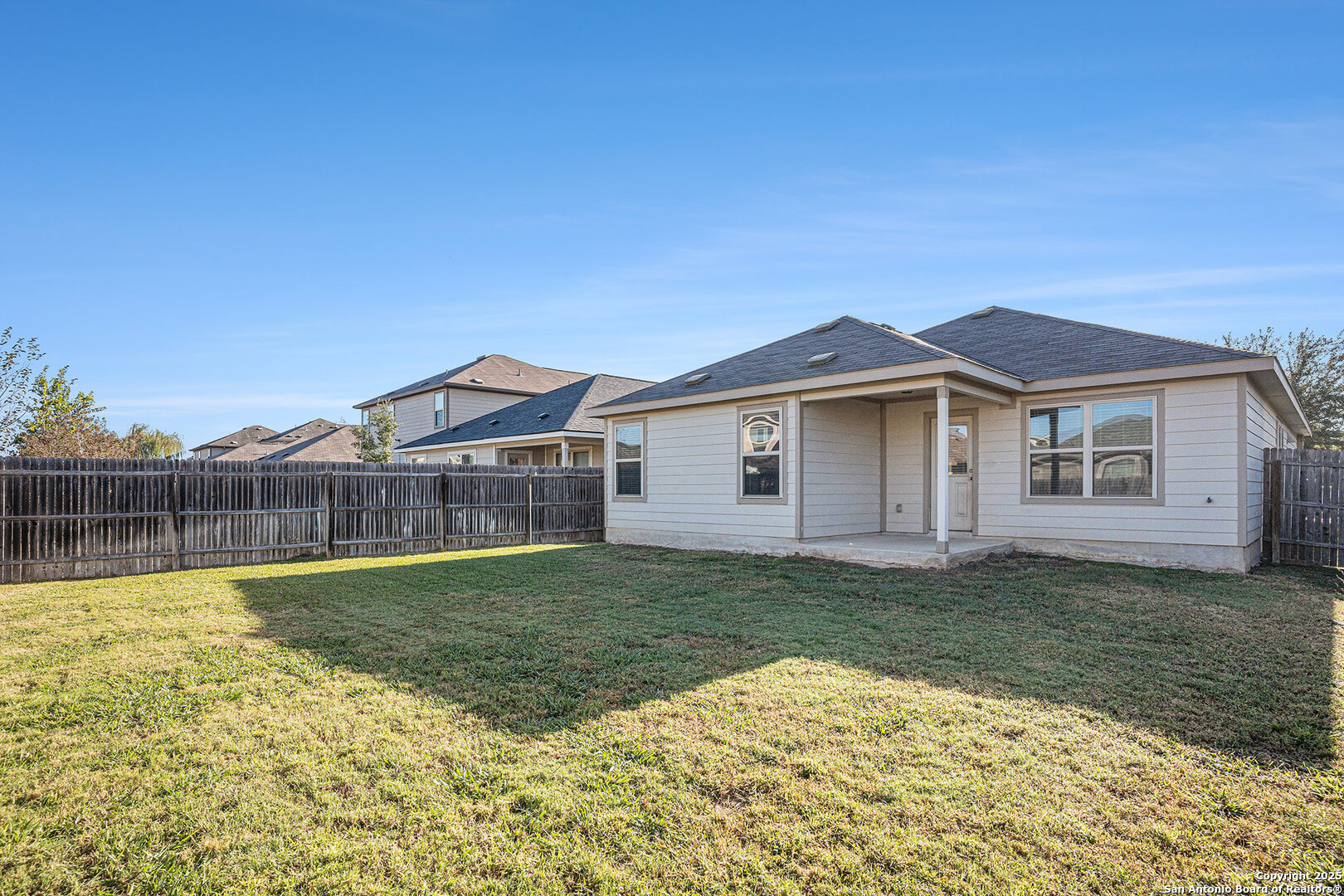 main property photo 16