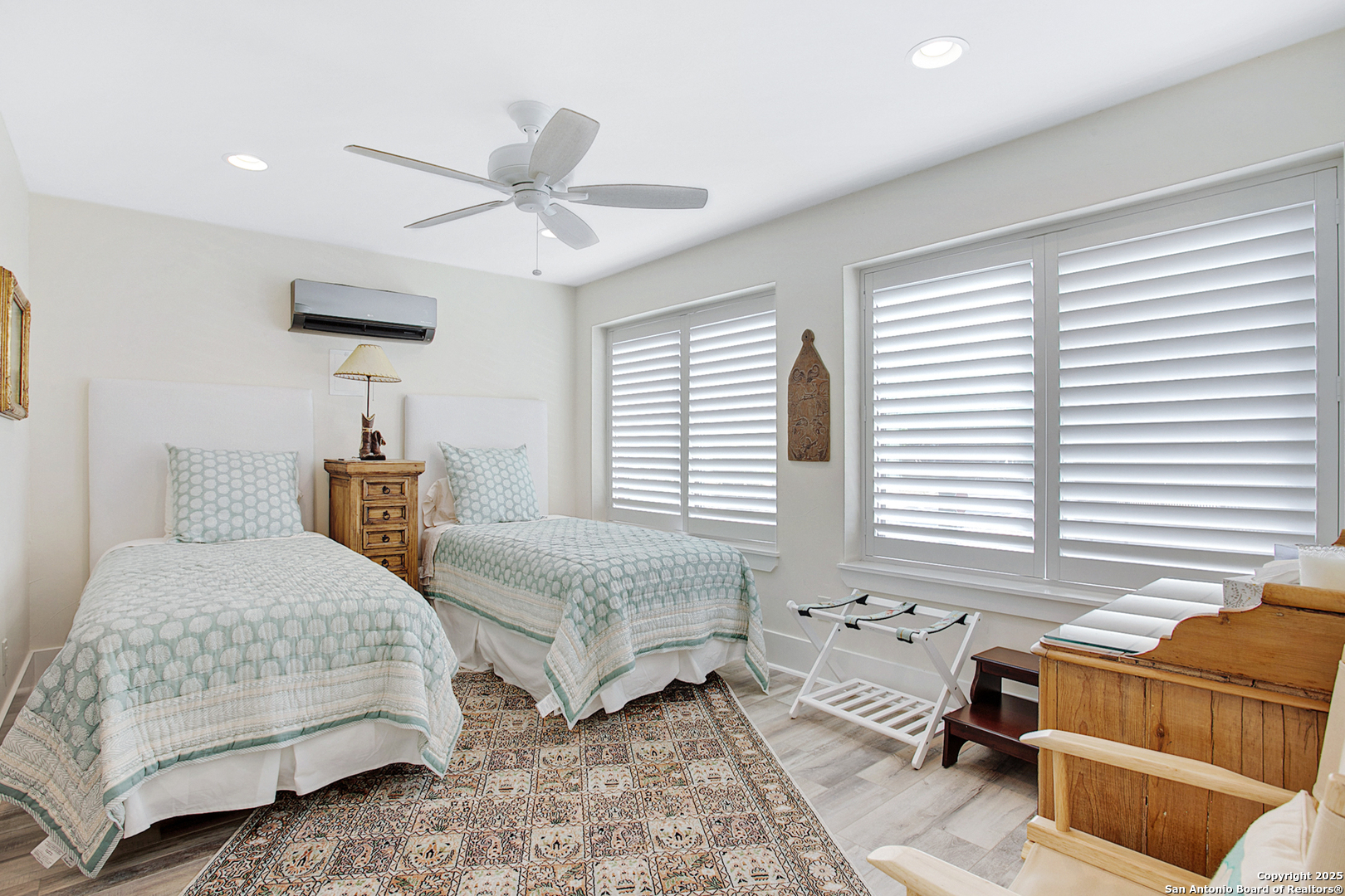 property viewer photo 12