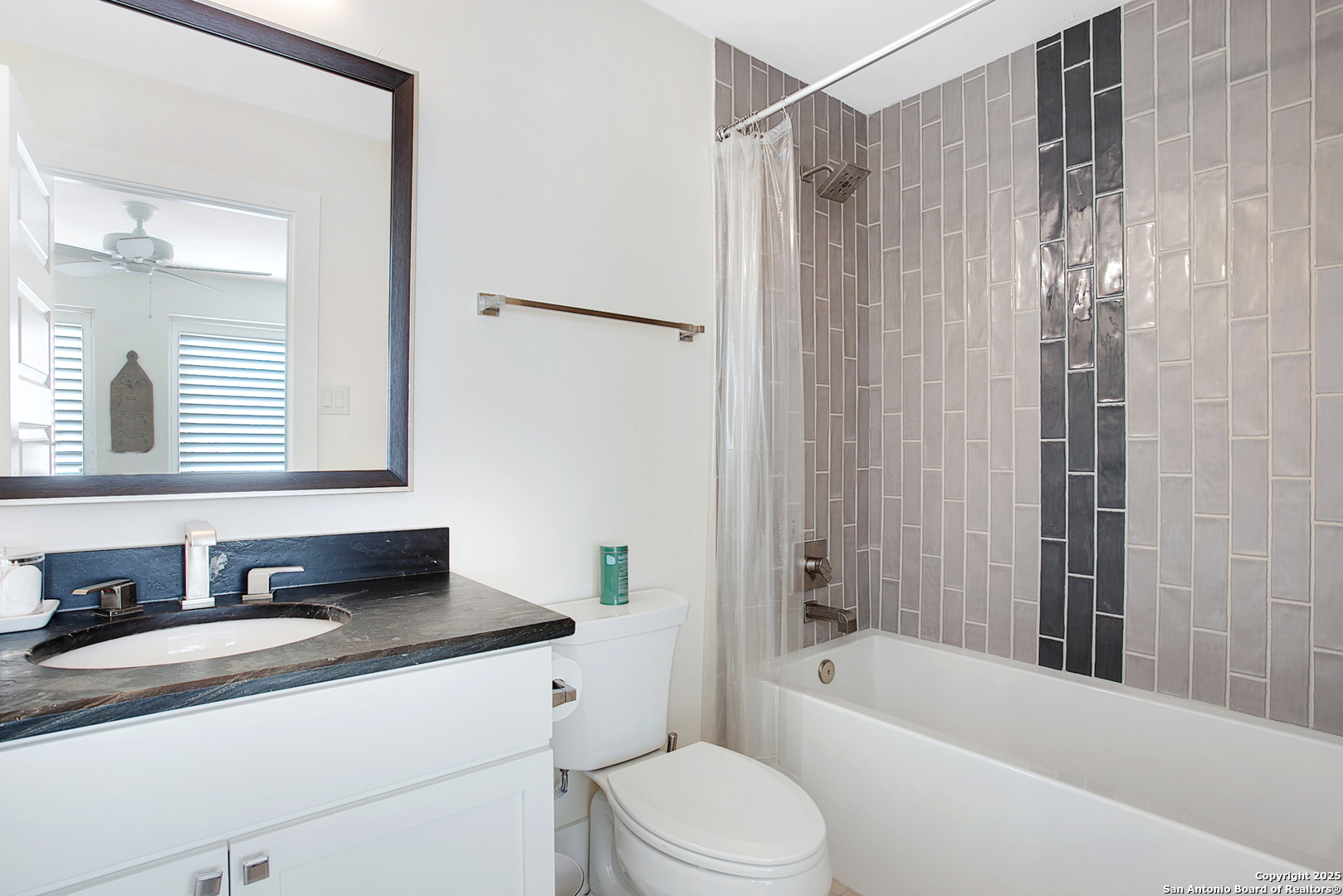 property viewer photo 13