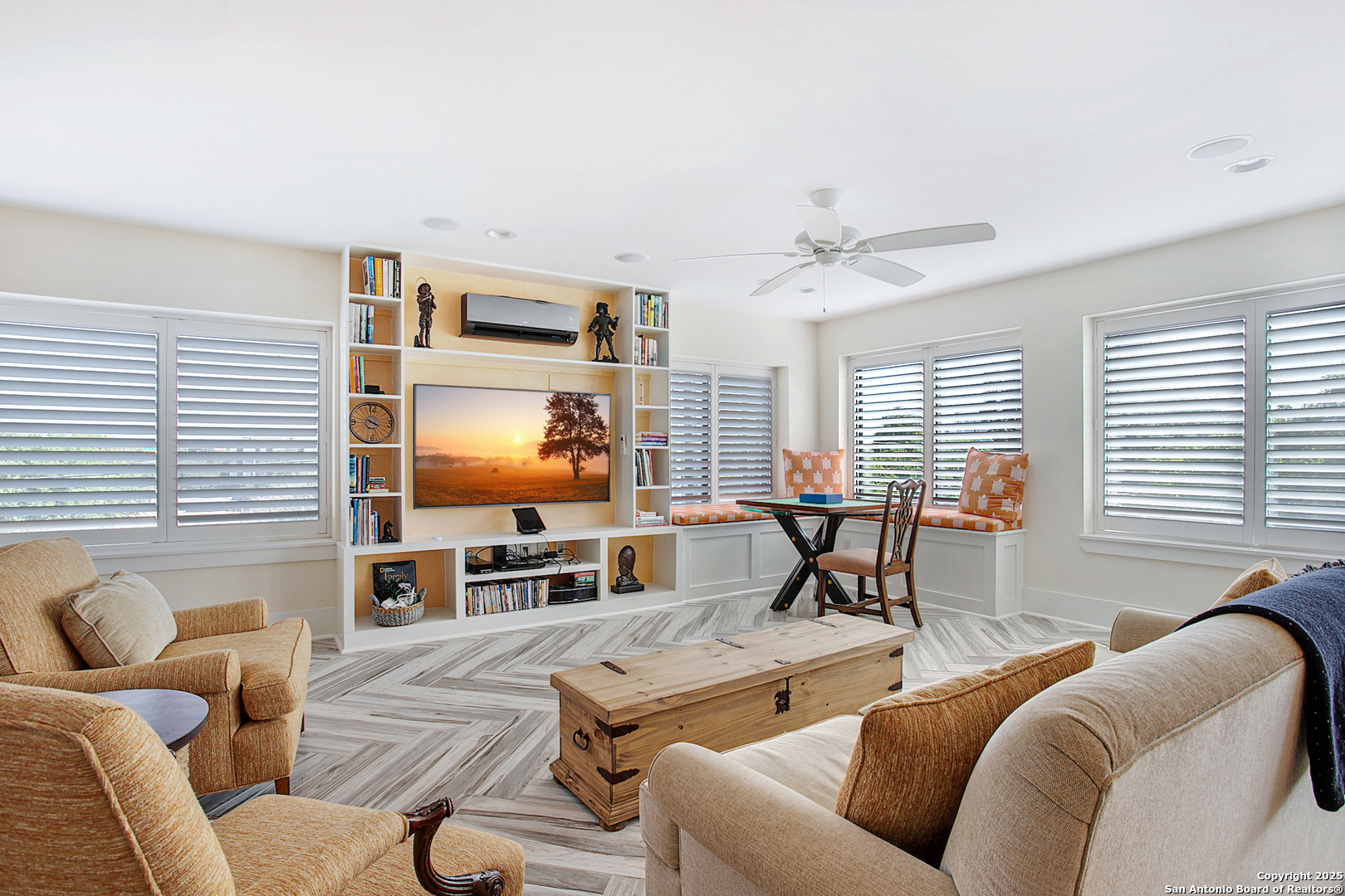 property viewer photo 15