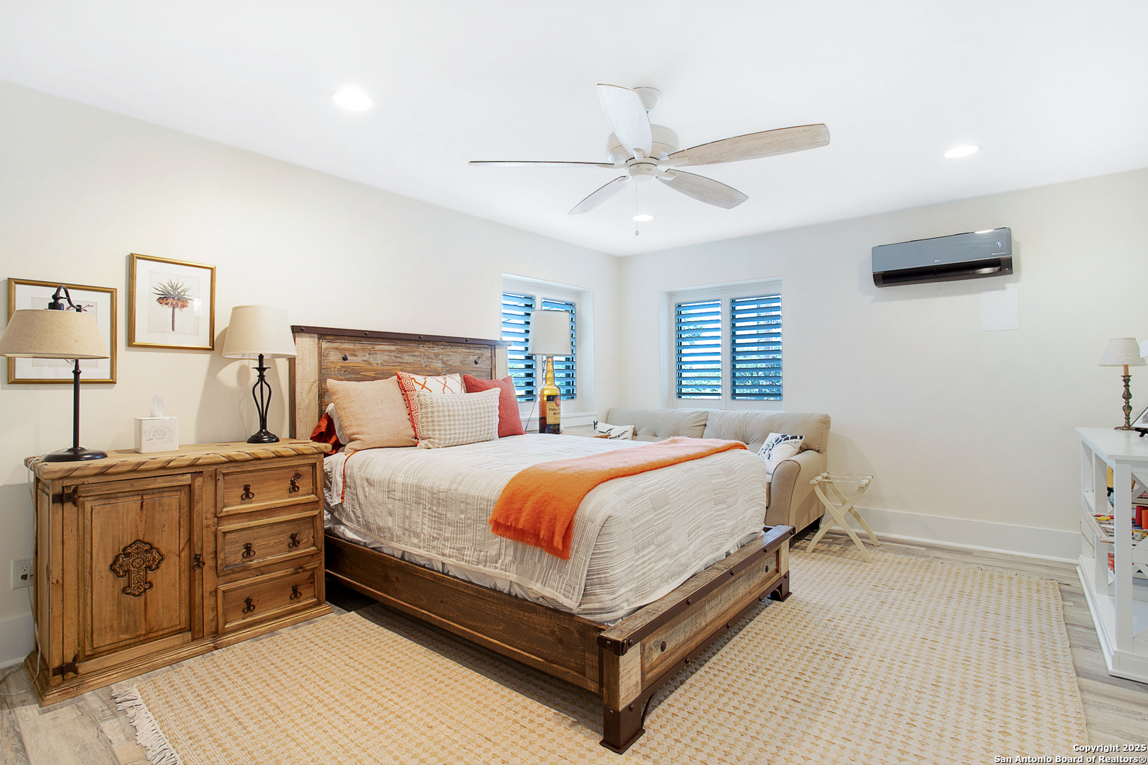 property viewer photo 4