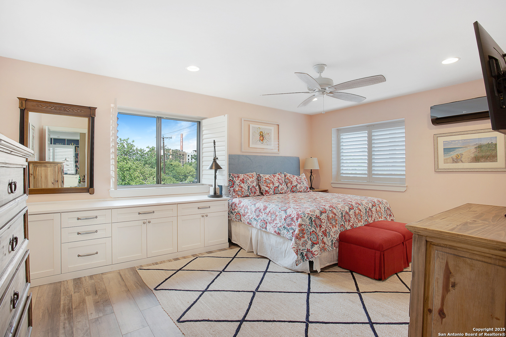 property viewer photo 7