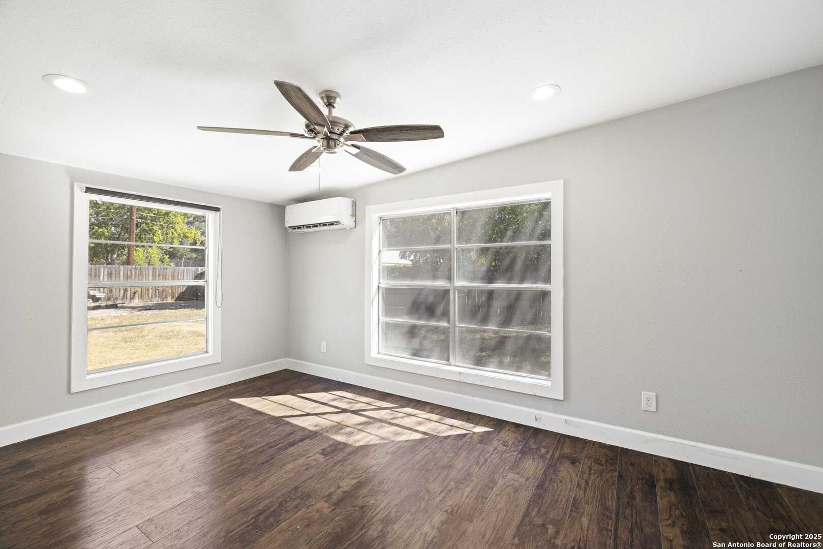 property viewer photo 7