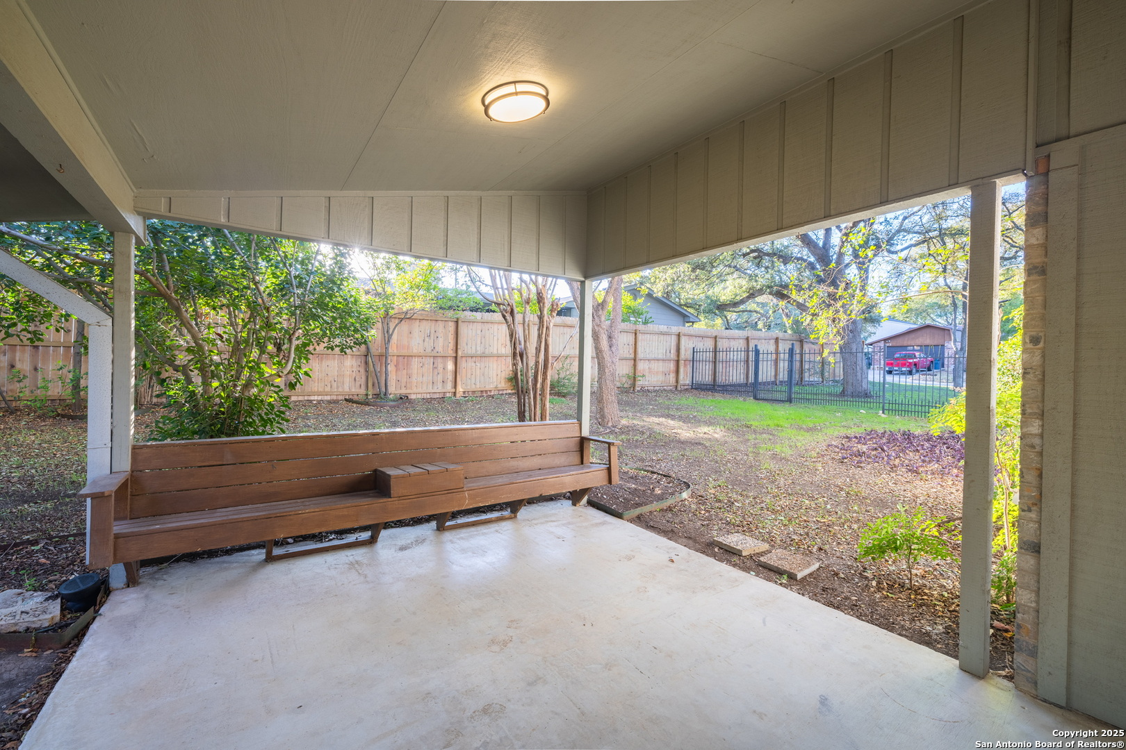 main property photo 40